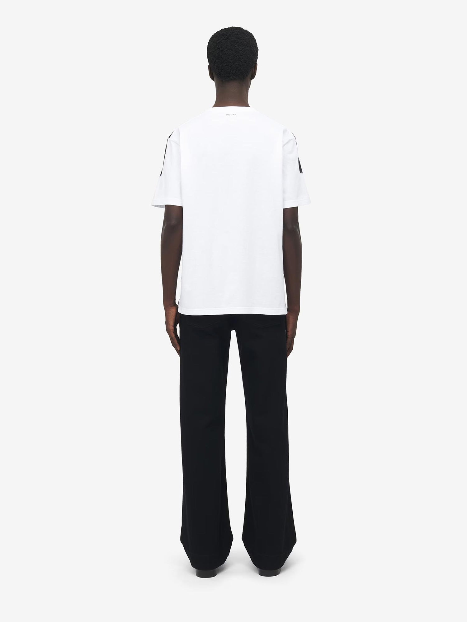 Outlet online McQueen Hombre Camiseta algodón orgánico color Blanco Y Negro sku 553-004313 01 - Foto 3