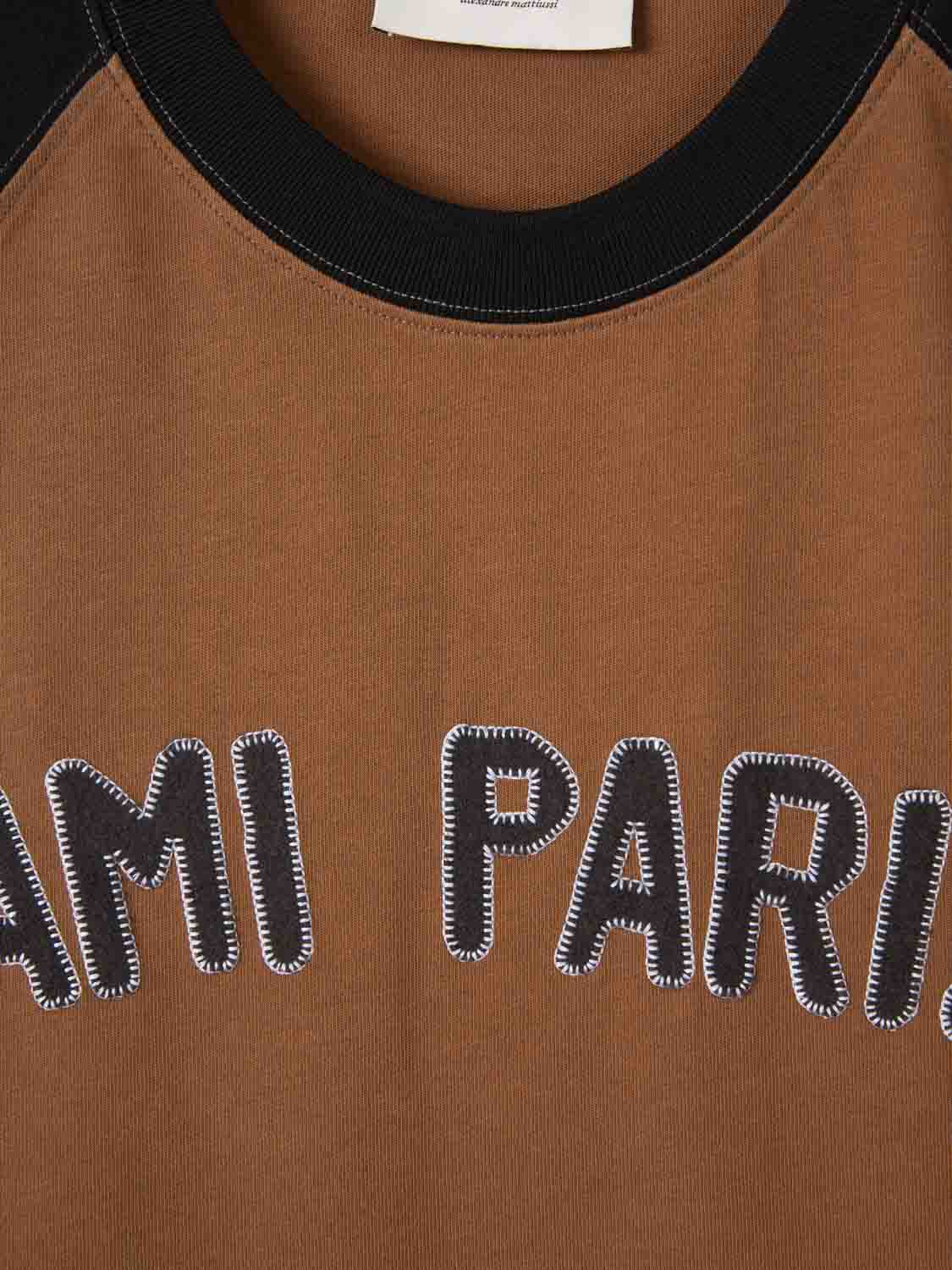 Outlet online Ami Paris Hombre Camiseta con logo bordado color Marrón sku 553-004435 01 - Foto 3