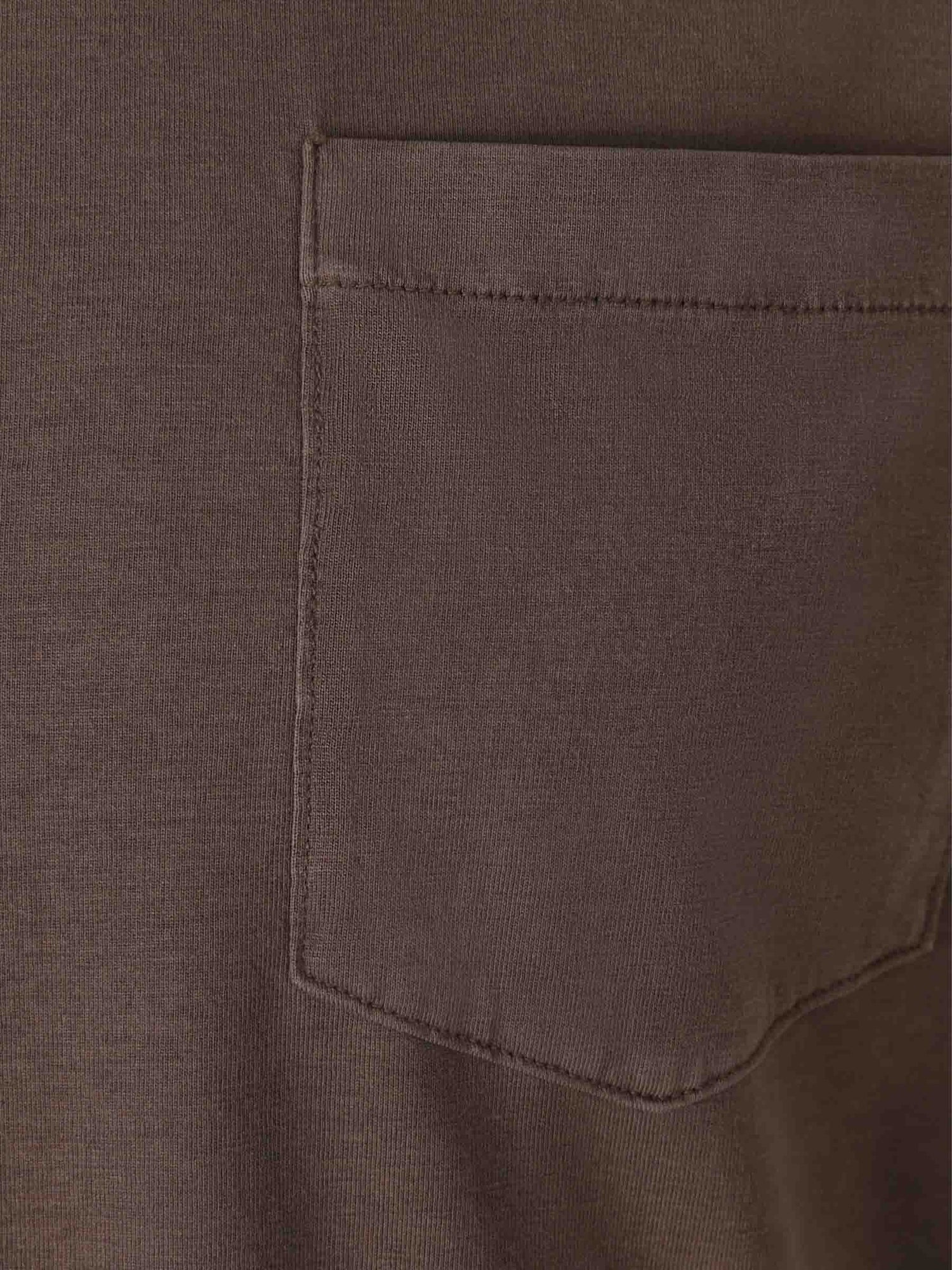 Outlet online Officine Générale Hombre Camiseta con Bolsillo color Marrón Oscuro sku 553-004488 01 - Foto 3