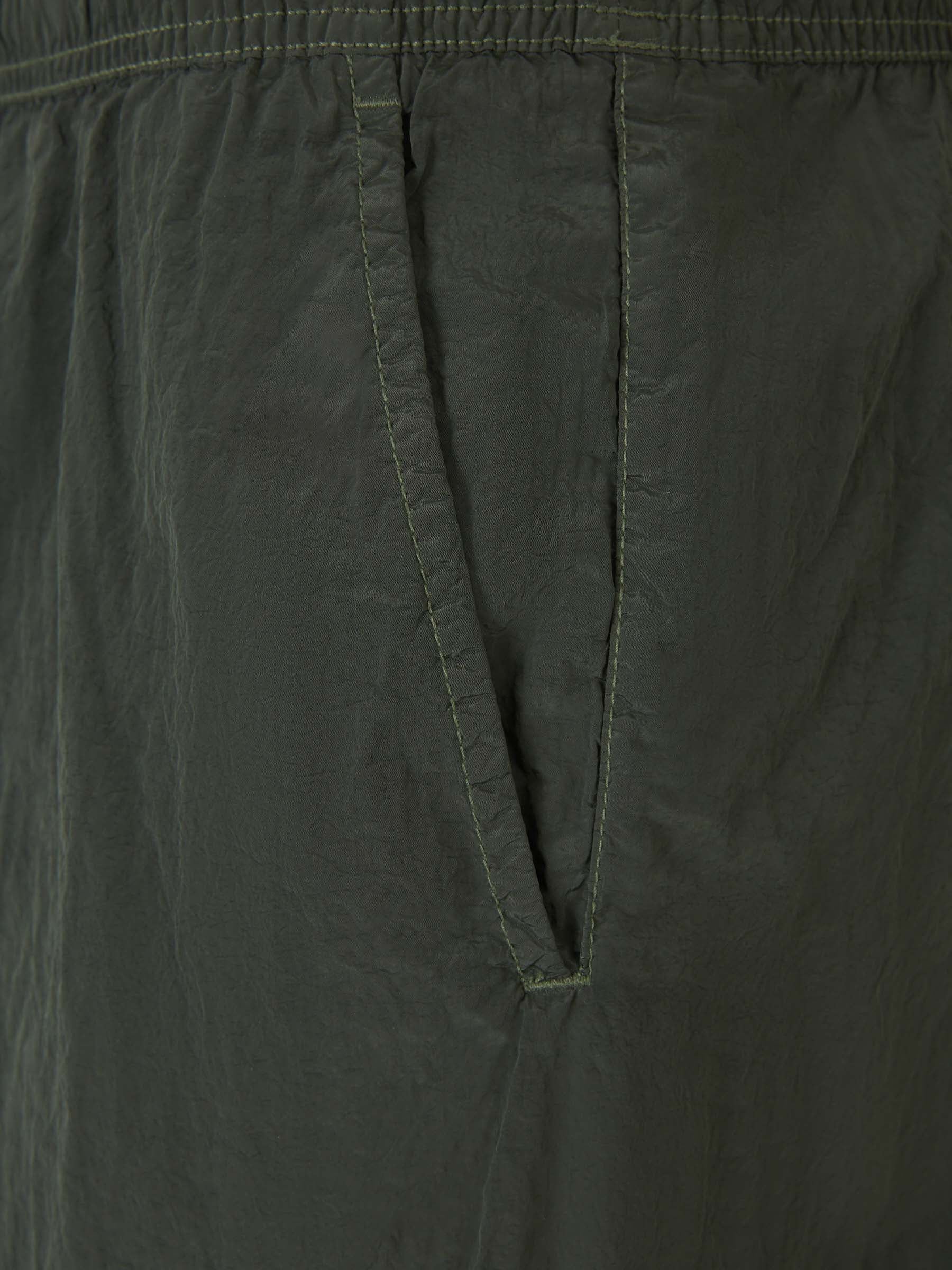Outlet online Stone Island Hombre Bañador Texturizado Logo color Verde Militar sku 561-001321 02 - Foto 3