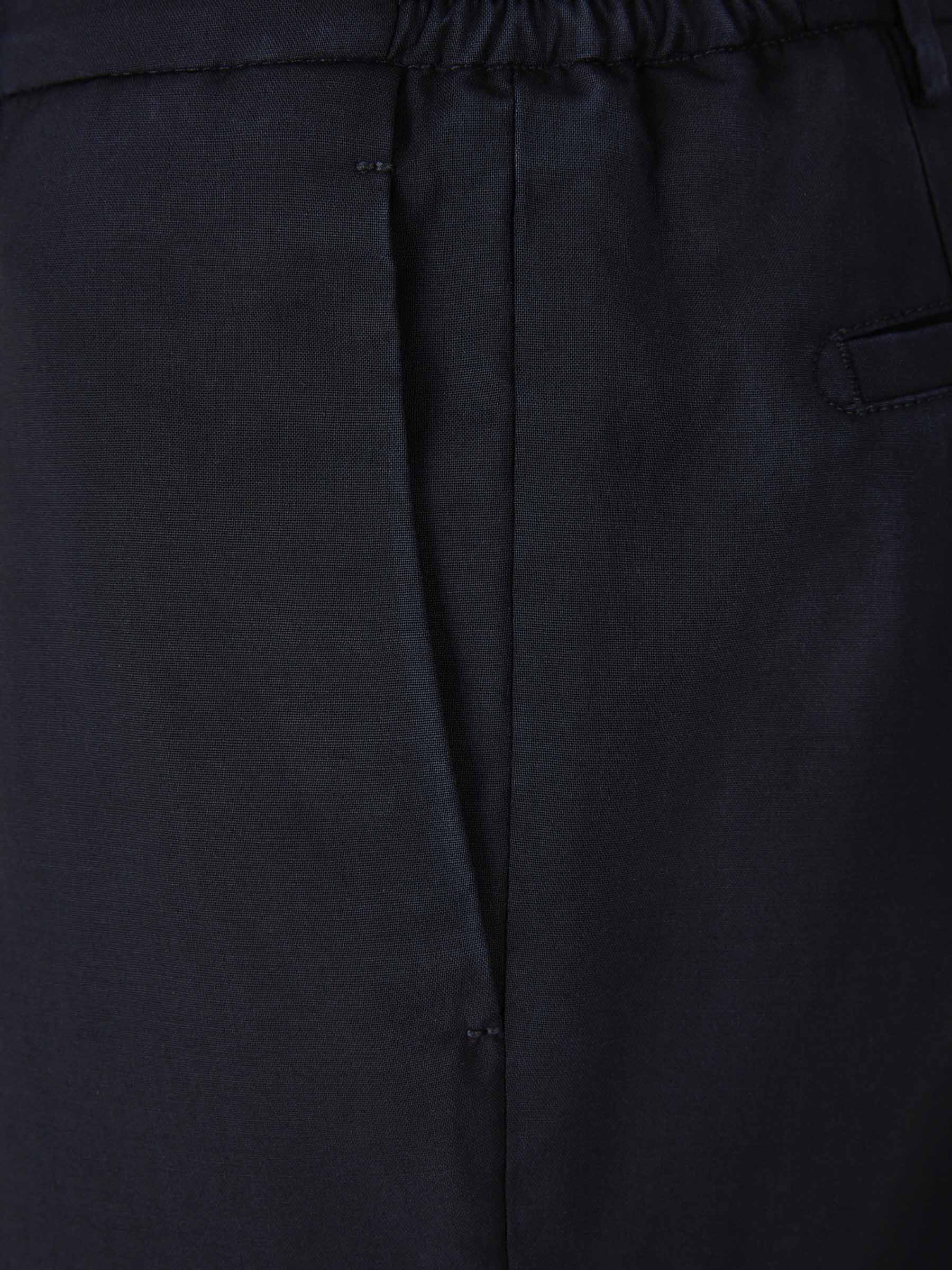 Outlet online Berwich Hombre Pantalones RetroLong Lana color Azul Marino sku 521-003037 01 - Foto 3