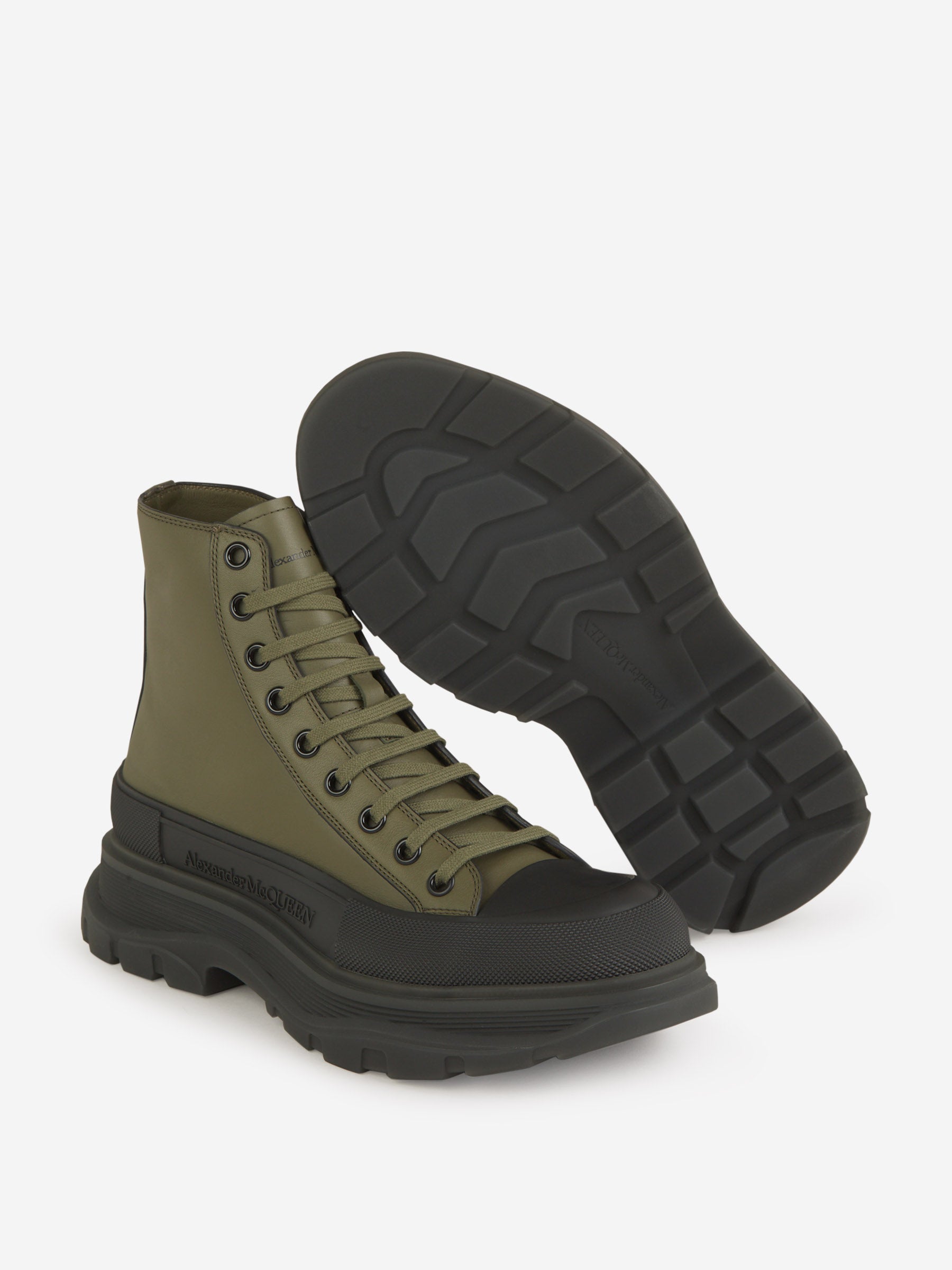 Outlet online Alexander McQueen Hombre Botas Tread Slick color Verde Militar sku 611-004284 01 - Foto 4