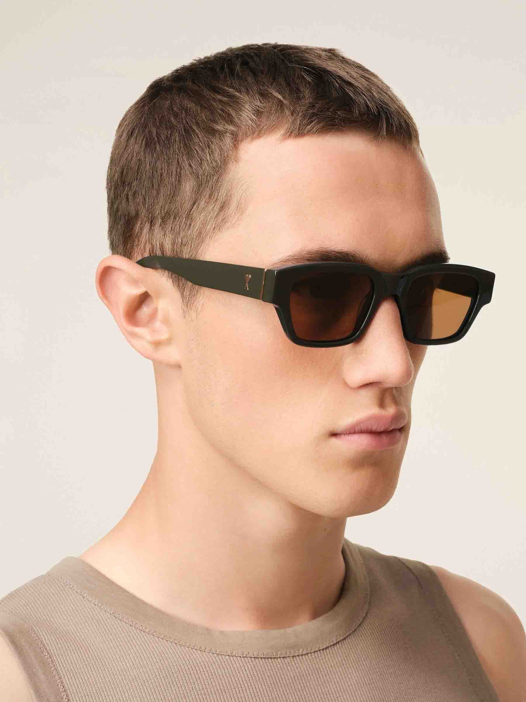 Outlet online Ami Paris Hombre Gafas de Sol Rectangulares color Verde Militar sku 614-003034 03 - Foto 2