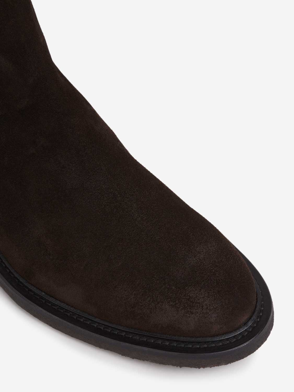 Outlet online Common Projects Hombre Botines Chelsea Ante color Marrón Oscuro sku 615-000004 01 - Foto 5