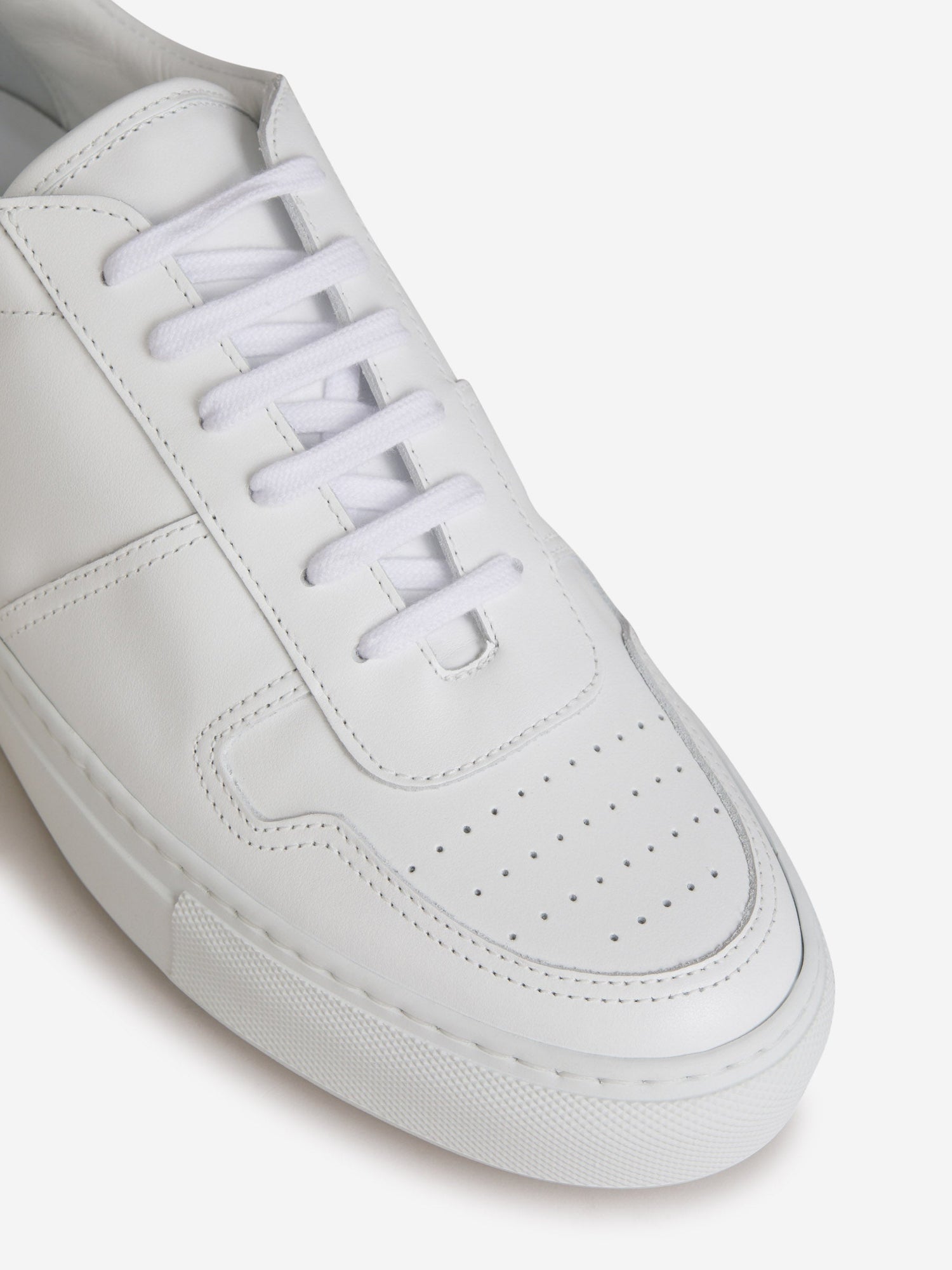 Outlet online Common Projects Hombre Sneakers BBall color Blanco sku 616-002713 01 - Foto 3