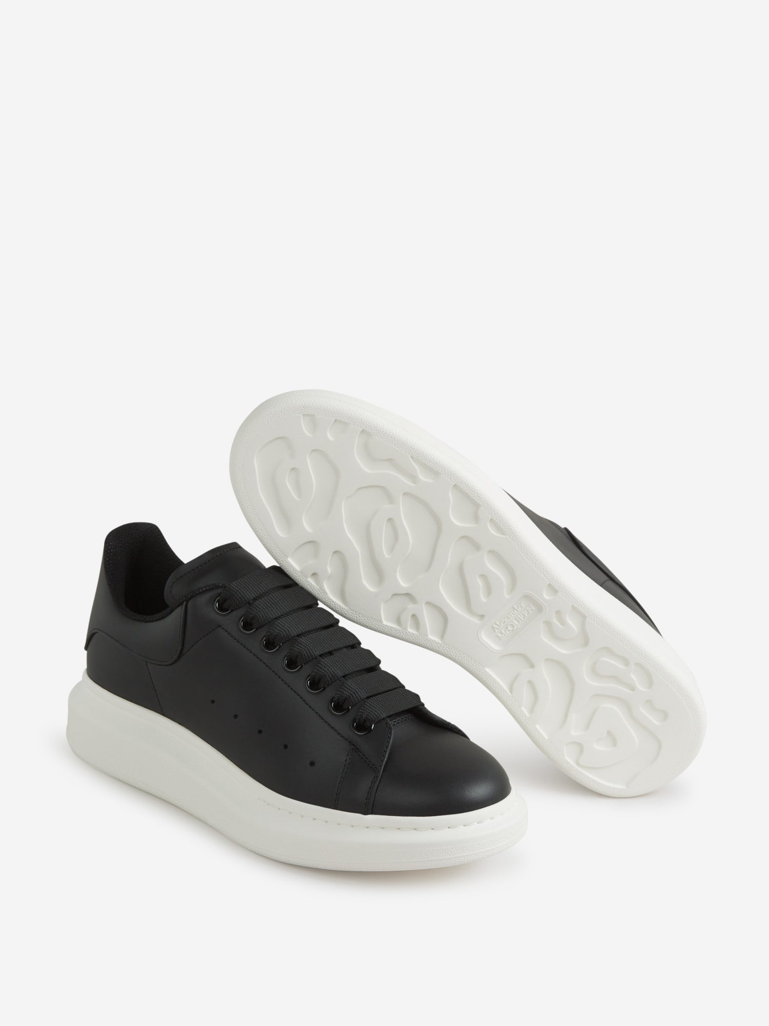 Outlet online Alexander McQueen Hombre Sneakers Oversized color Negro sku 616-002940 01 - Foto 4