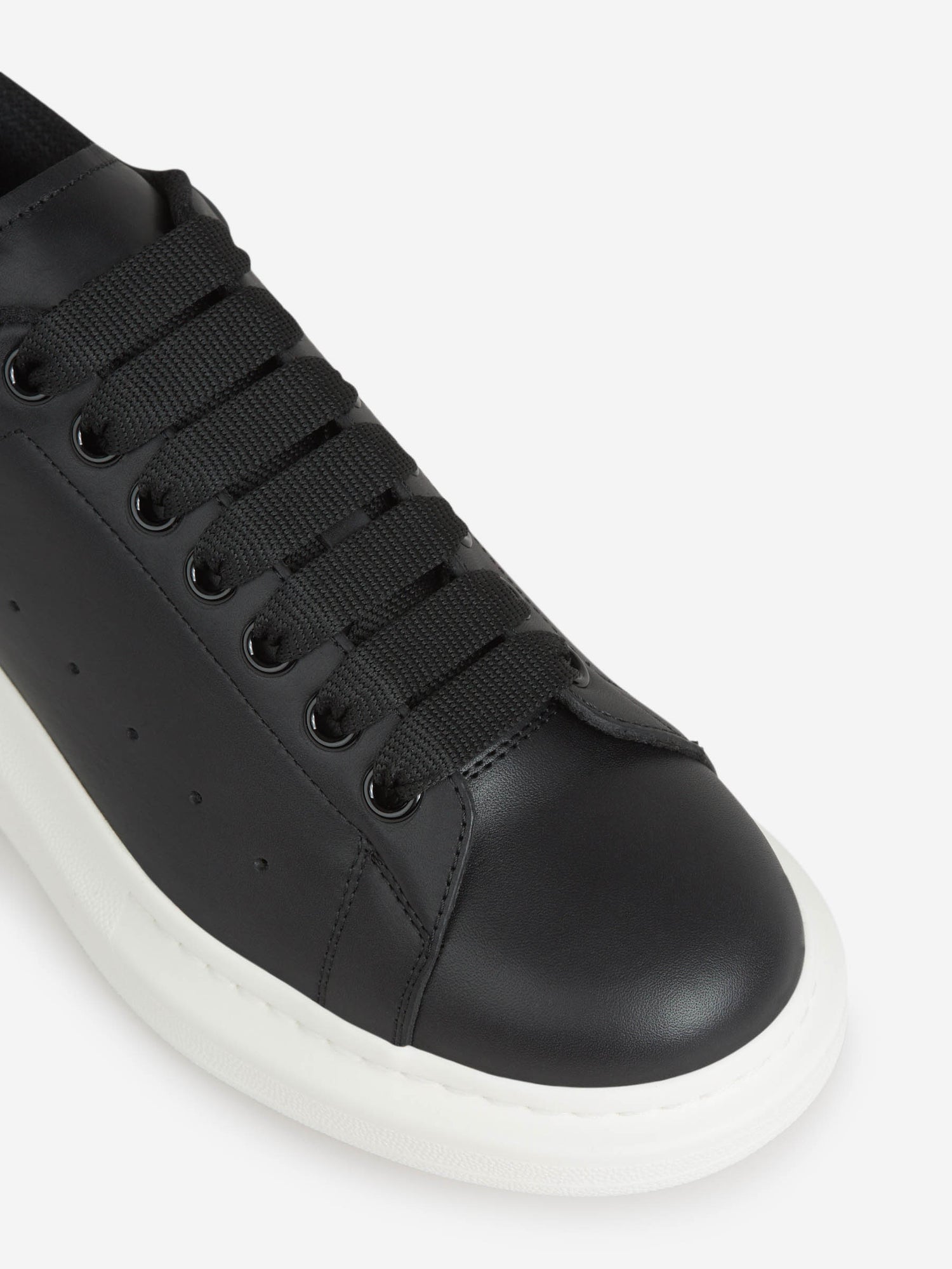 Outlet online Alexander McQueen Hombre Sneakers Oversized color Negro sku 616-002940 01 - Foto 6