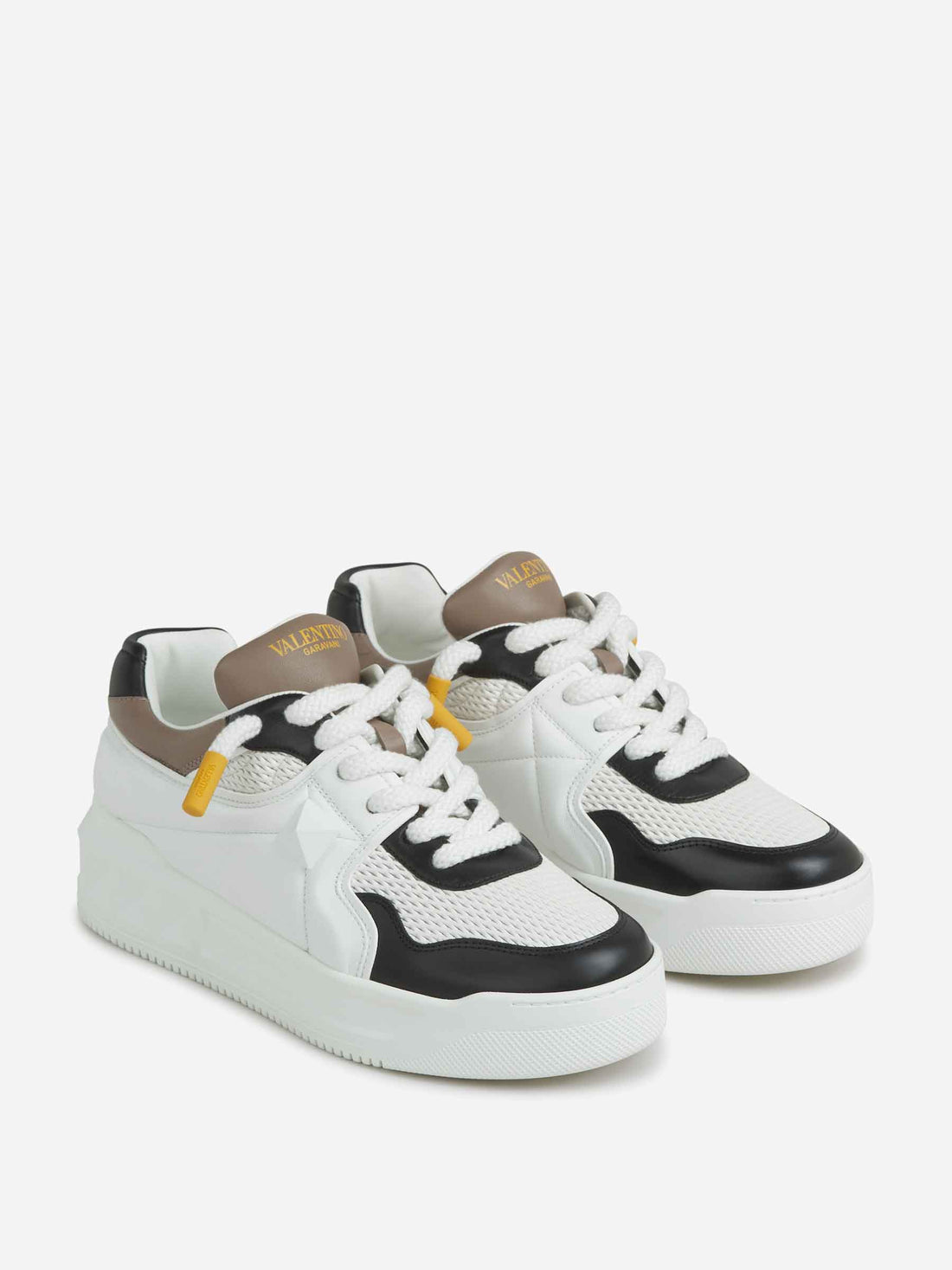 Valentino Garavani Hombre Barcelona Sneakers One Stud XL color Blanco sku 616-003002 01 - Foto 2