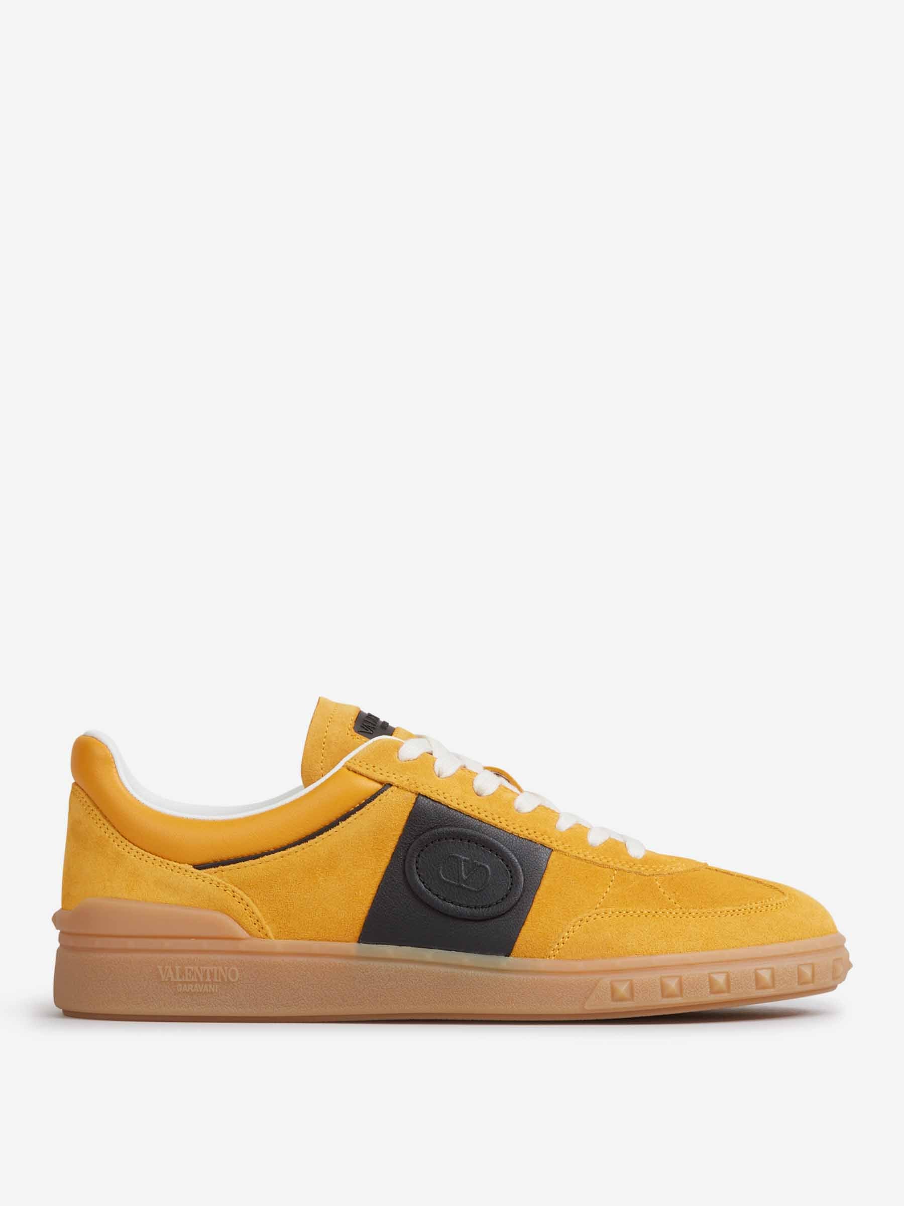 Outlet online Valentino Garavani Hombre Sneakers Upvillage Bajas color Amarillo sku 616-003004 03 - Foto 1