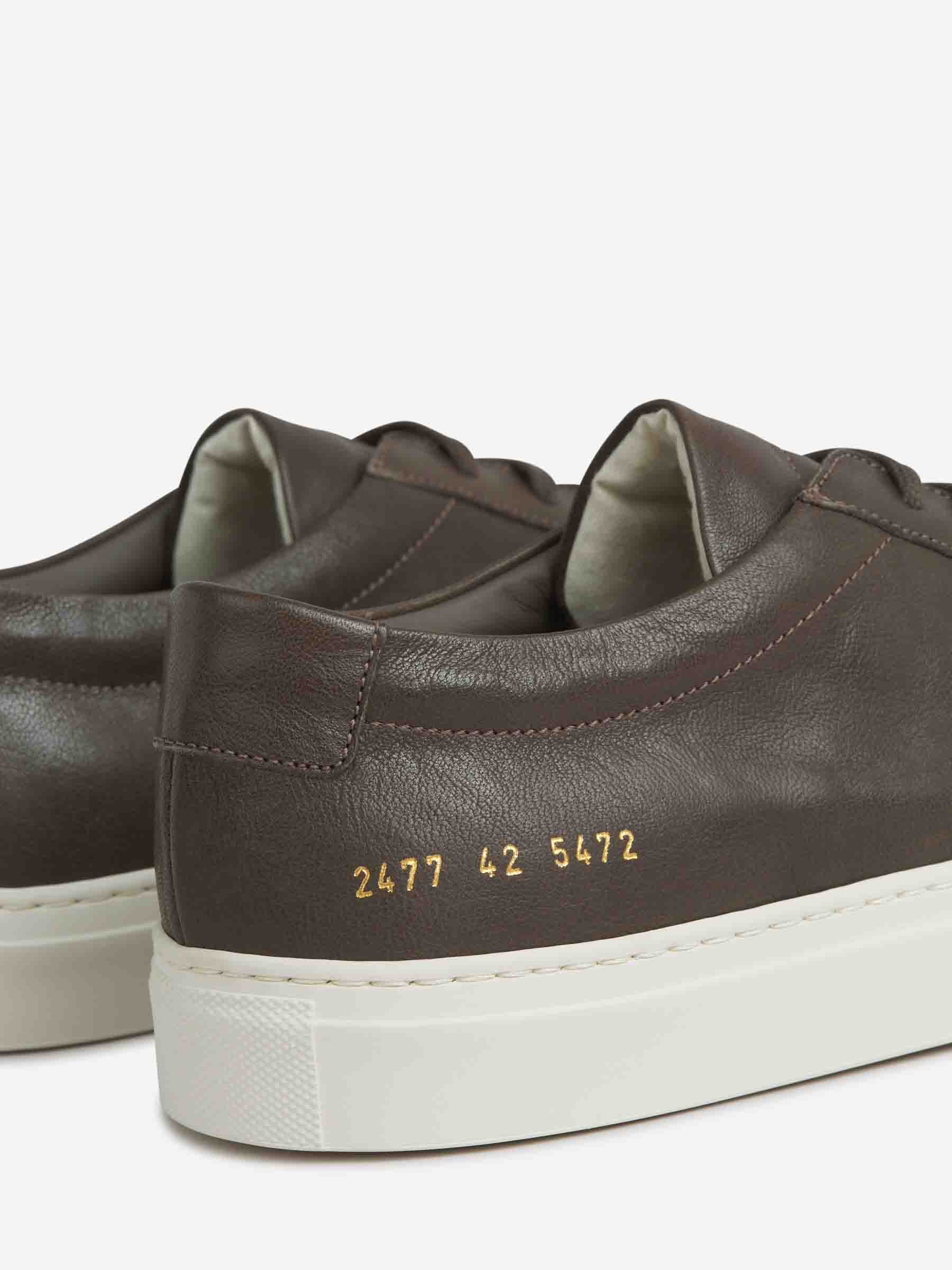 Outlet online Common Projects Hombre Sneakers Piel 2477 color Marrón Oscuro sku 616-003017 02 - Foto 5