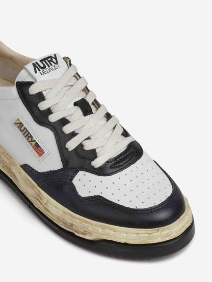Outlet online Autry Hombre Zapatillas Supervint Low x MMY color Blanco Y Negro sku 616-003144 03 - Foto 5
