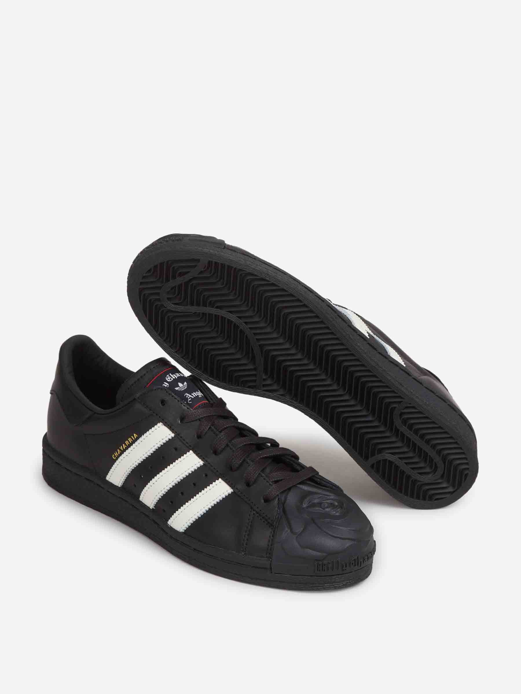 Adidas Willy Chavarria Hombre Barcelona Zapatillas Chavarria Superstar color Negro sku 616-003507 01 - Foto 4