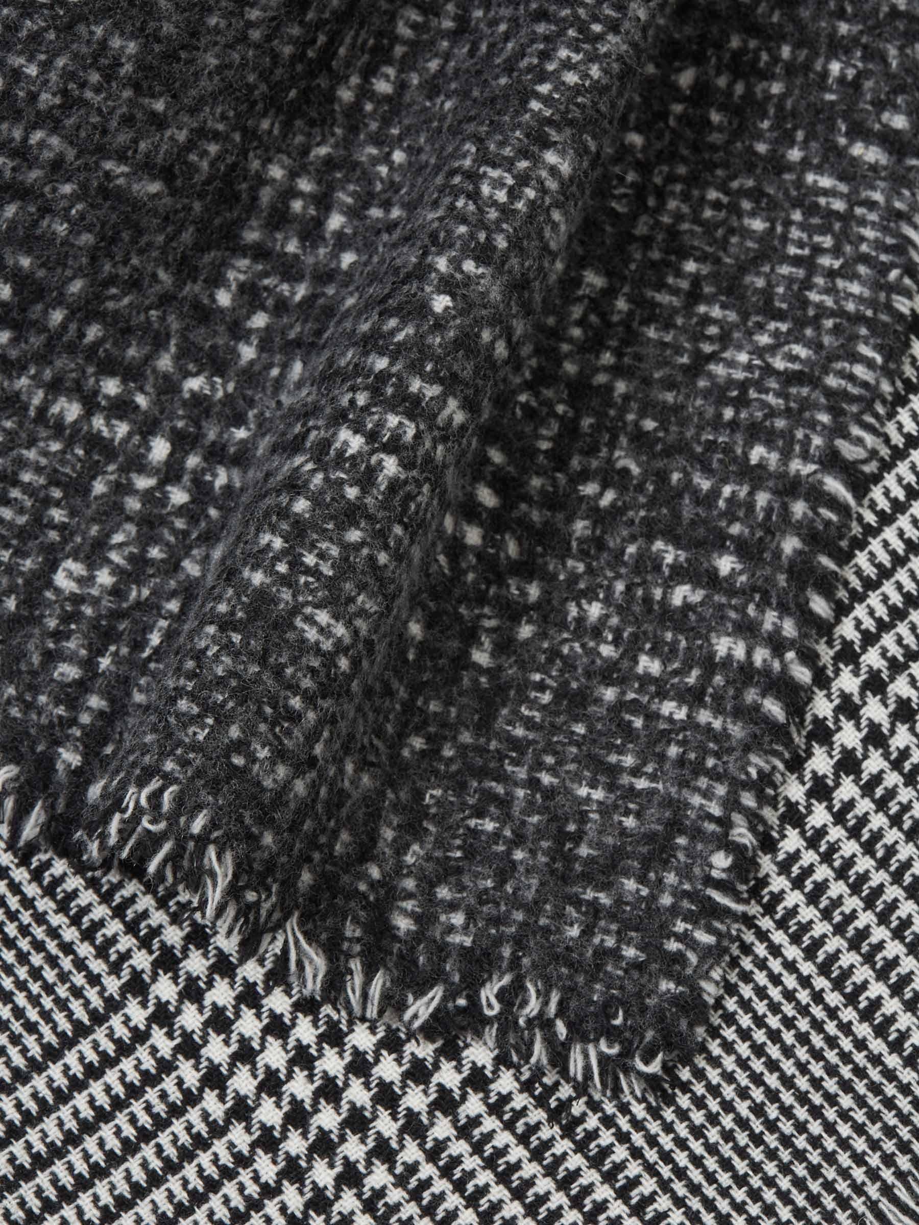 Canali Bufanda de Lana y Cashmere color Gris Piedra sku 630-001077 01 - Foto 2