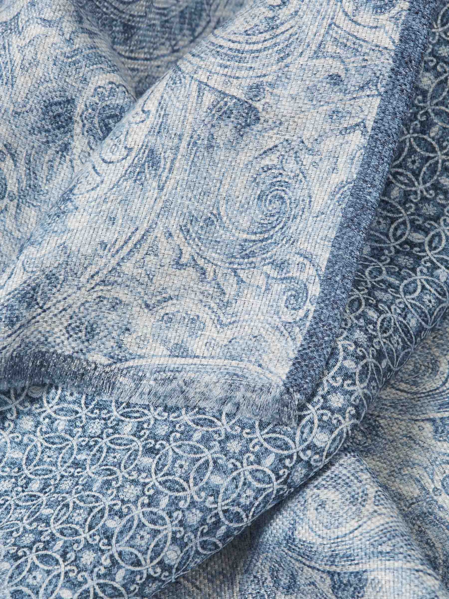 Outlet online Santa Eulalia Hombre Bufanda Paisley Lino color Azul sku 630-001464 01 - Foto 4