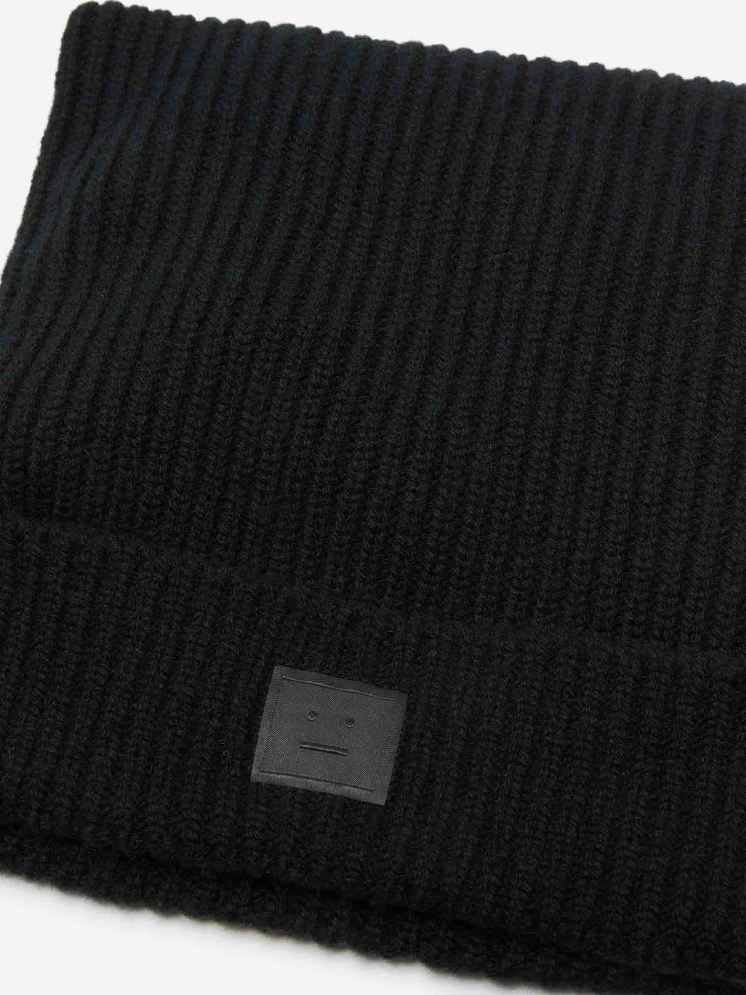 Outlet online Acne Studios Hombre Gorro Cuadrado Punto Lana color Negro sku 689-000021 01 - Foto 2