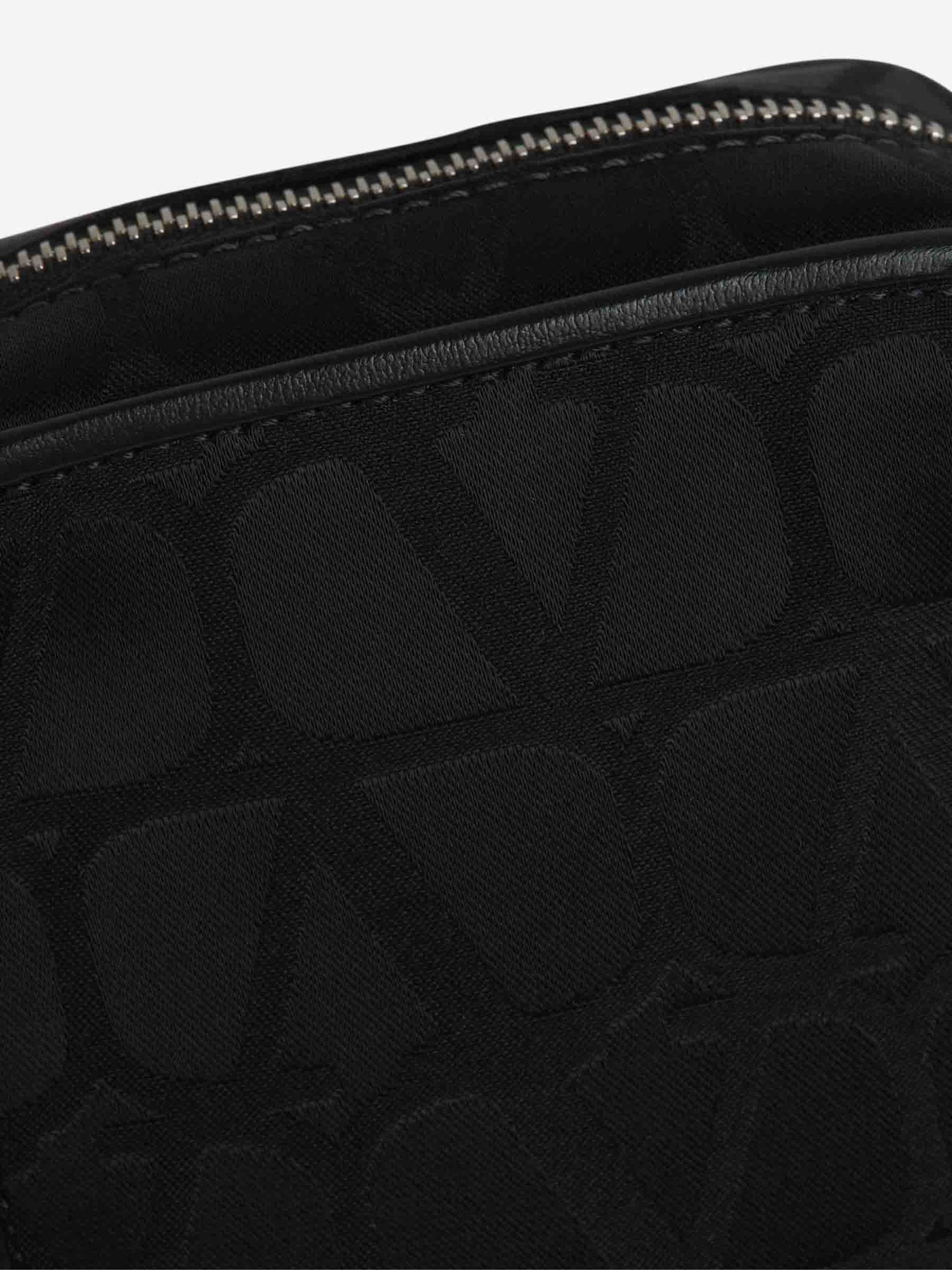 Valentino Hombre Barcelona Bandolera Patrón Iconográfico color Negro sku 692-001987 01 - Foto 4