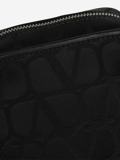 Valentino Hombre Barcelona Bandolera Patrón Iconográfico color Negro sku 692-001987 01 - Foto 4