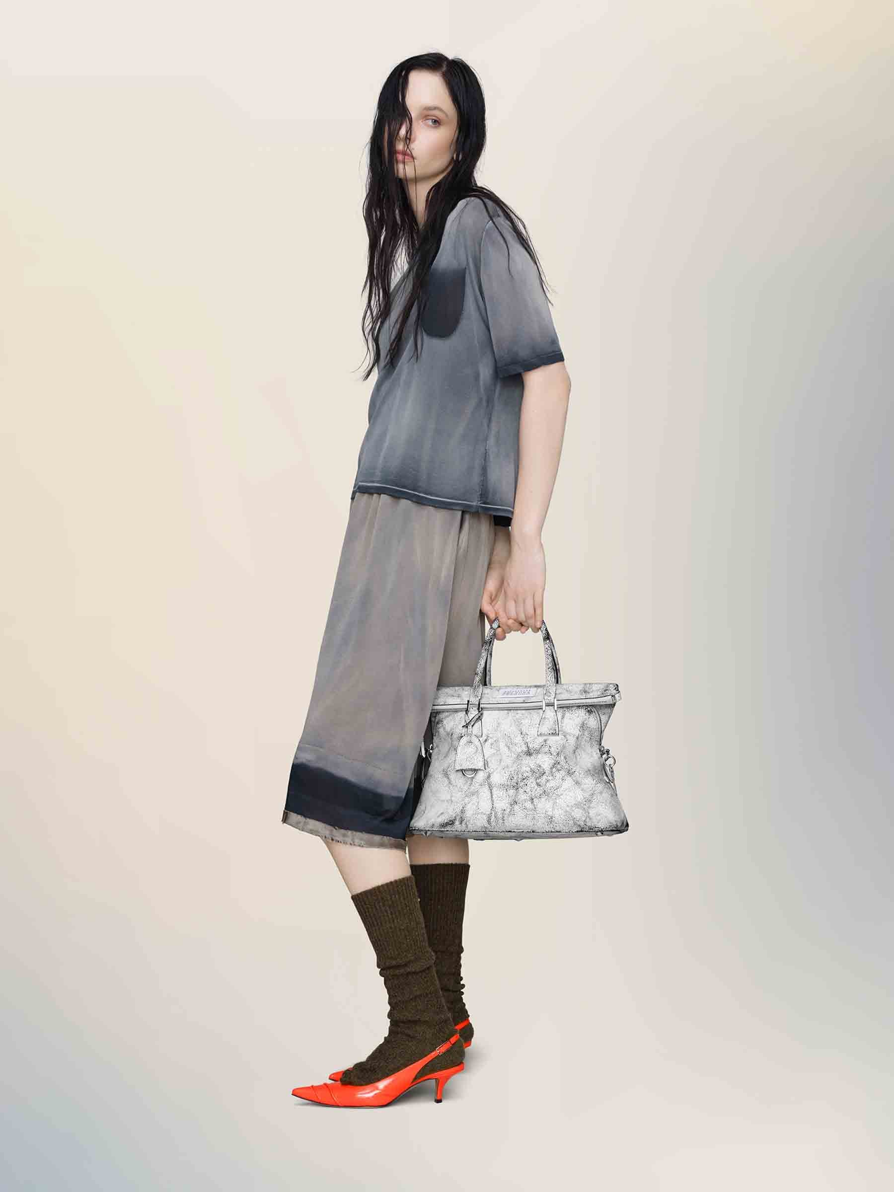 Outlet online Maison Margiela Hombre Bolso Loved to Death Medium 5AC color Blanco sku 692-002061 01 - Foto 2
