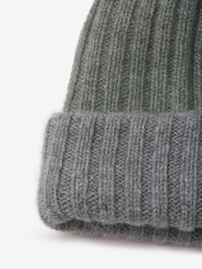 Outlet online Fedeli Hombre Gorro Cashmere Canalé color Gris Piedra sku 695-000750 03 - Foto 13