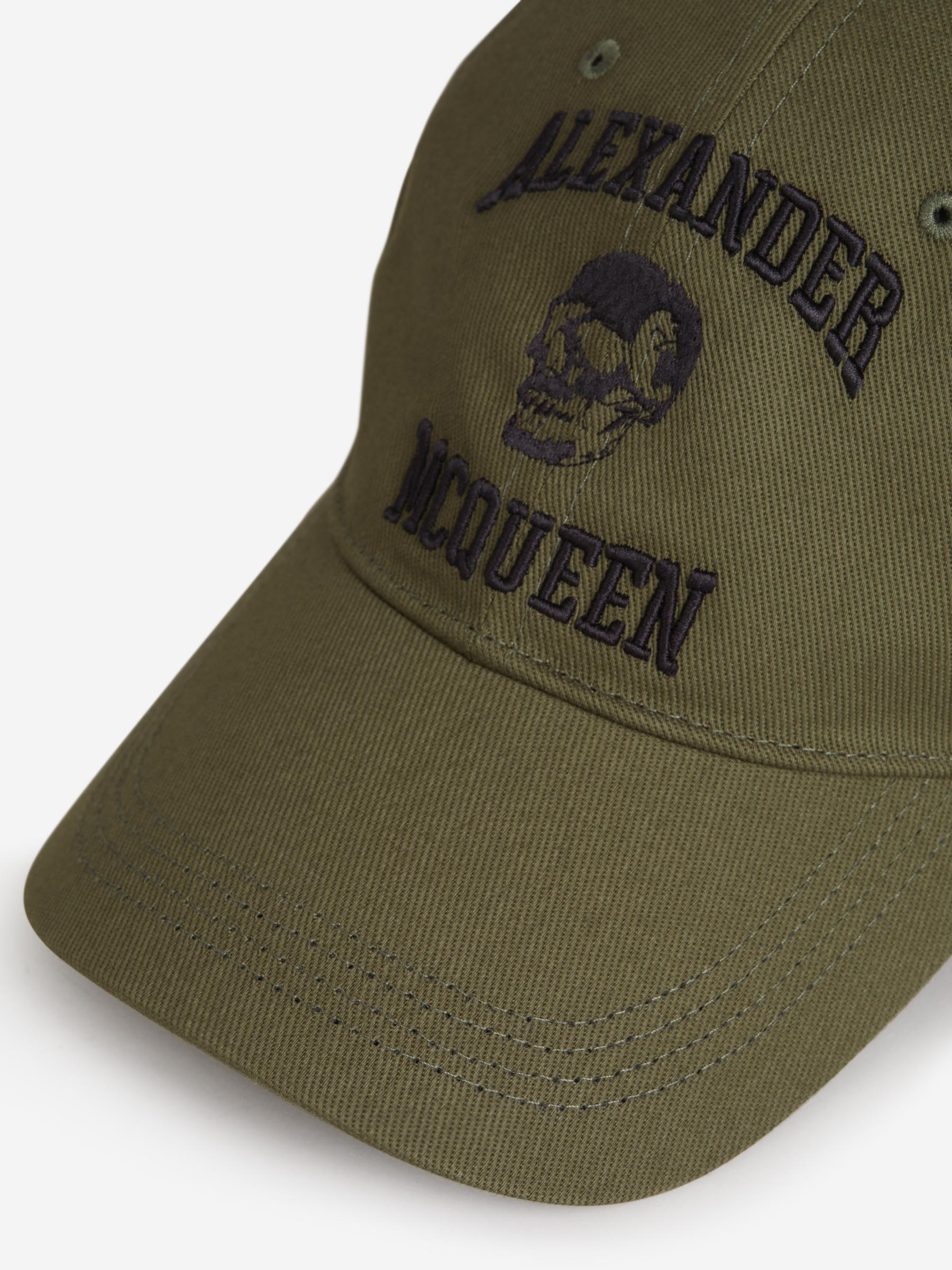 Outlet online Alexander McQueen Hombre Gorra Logo Bordado color Verde Militar sku 695-001358 02 - Foto 8