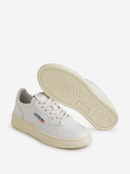 Outlet online Autry Mujer Sneakers Medalist Low color Blanco sku 806-000293 01 - Foto 4