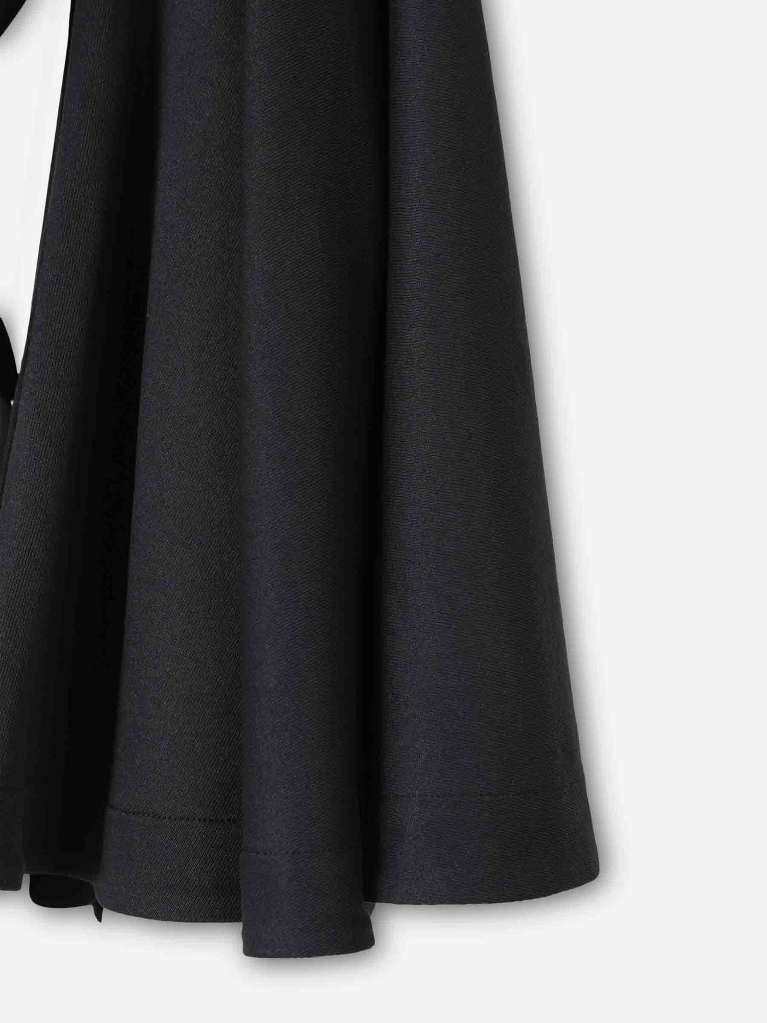 Jacquemus Mujer Barcelona Top Cropped con Manga Acampanada color Negro sku 703-002591 01 - Foto 4