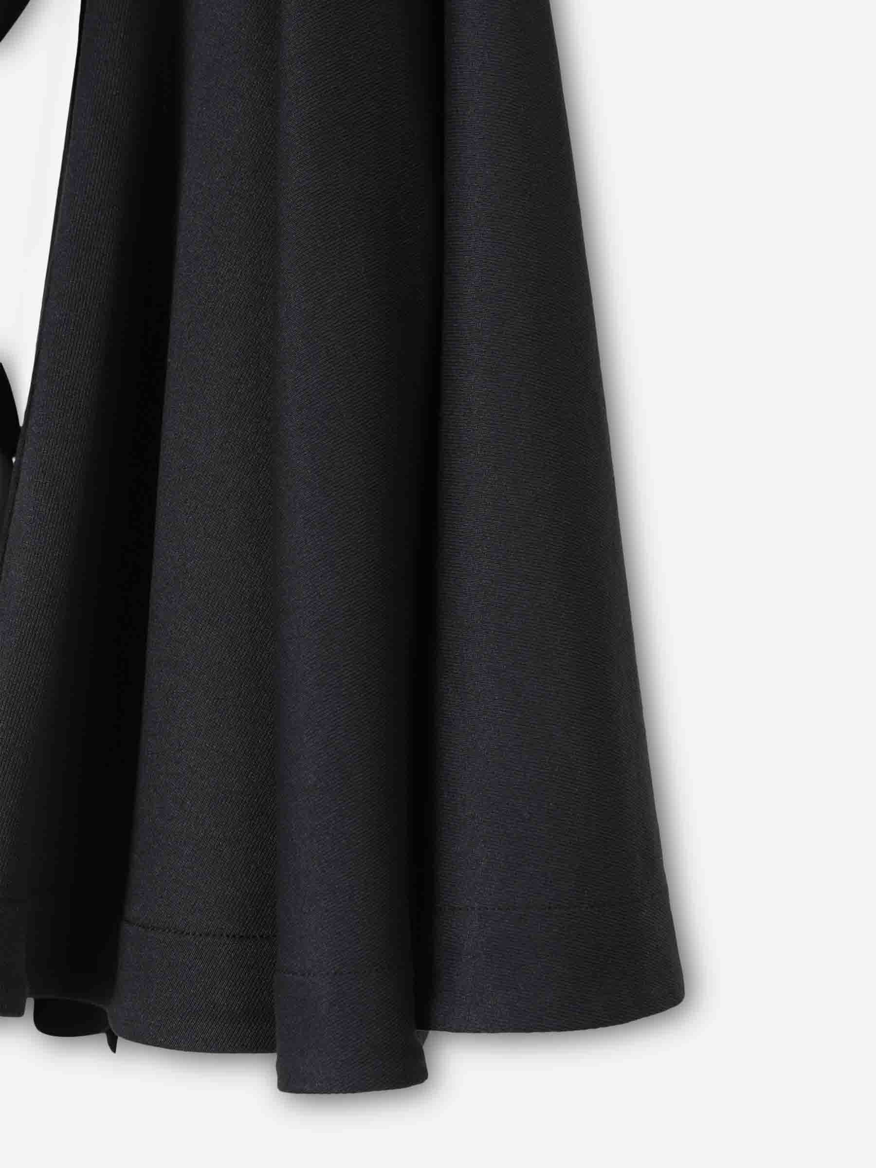Jacquemus Mujer Barcelona Top Cropped con Manga Acampanada color Negro sku 703-002591 01 - Foto 4