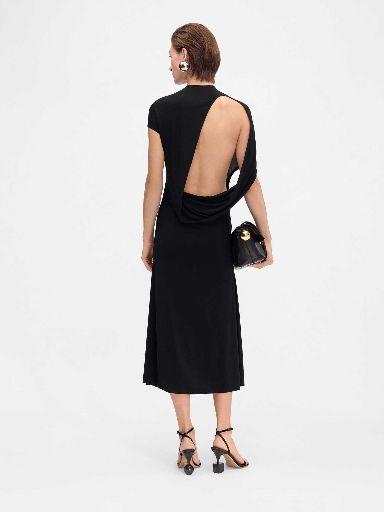 Outlet online Jacquemus Mujer Vestido Midi Salerno color Negro sku 721-000434 01 - Foto 4