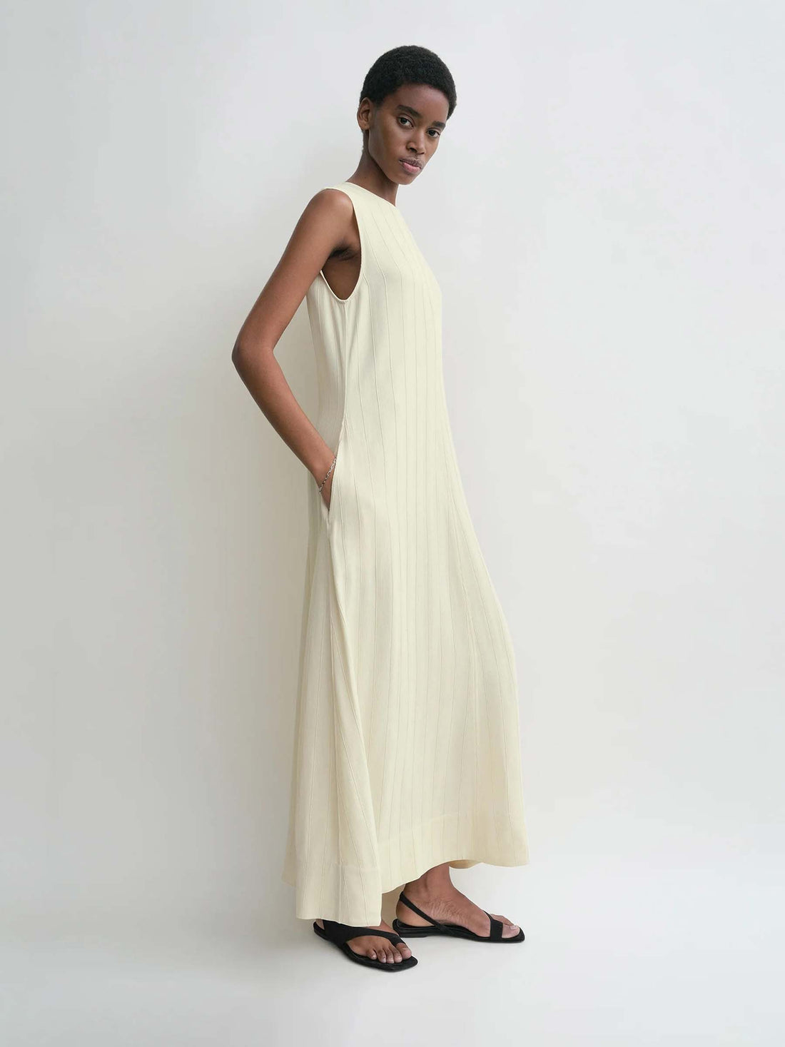 Outlet online TOTEME Mujer Vestido Maxi Rayas color Amarillo Claro sku 721-000469 01 - Foto 2