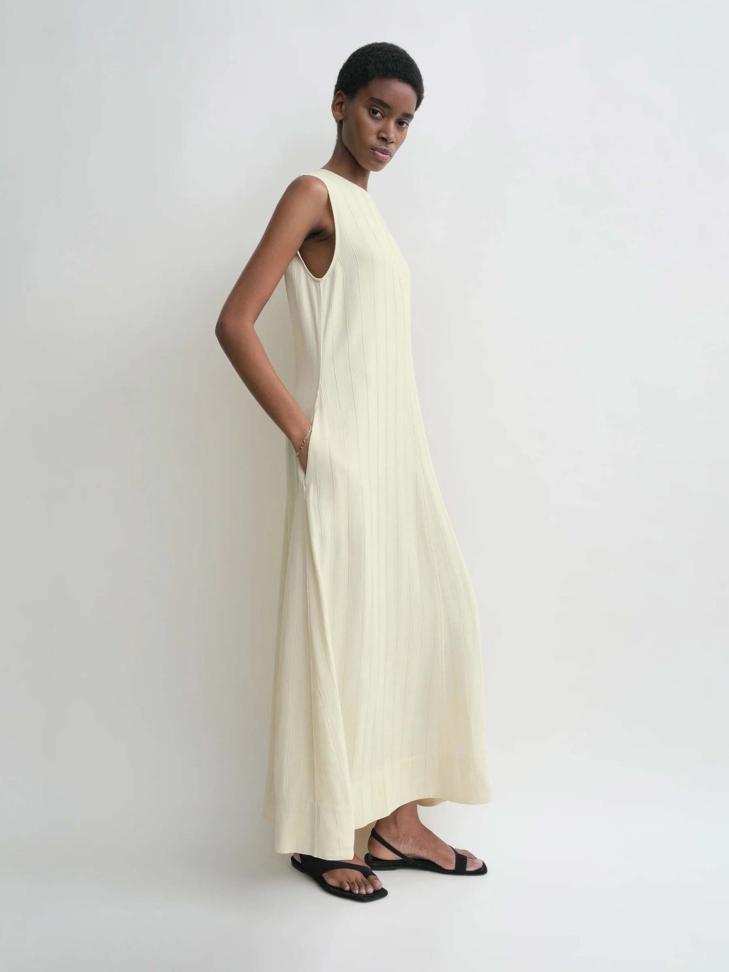 Outlet online TOTEME Mujer Vestido Maxi Rayas color Amarillo Claro sku 721-000469 01 - Foto 2