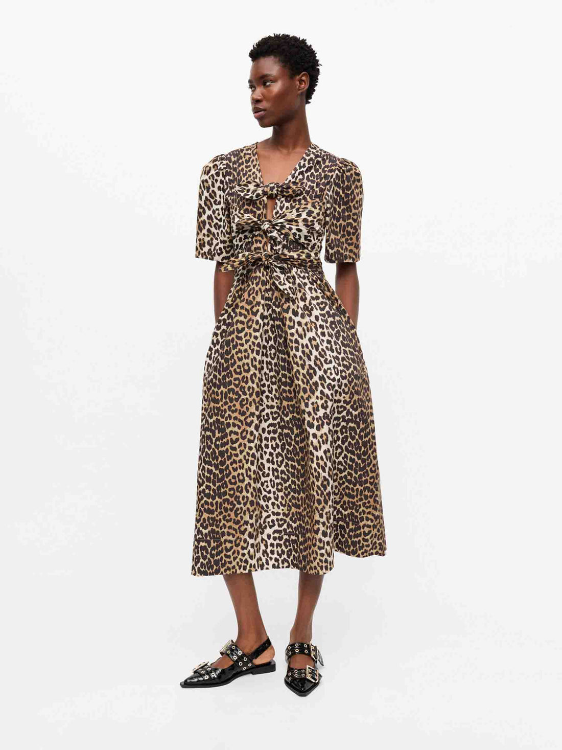 Outlet online Ganni Mujer Vestido Midi Estampado color Leopardo sku 721-000477 01 - Foto 2