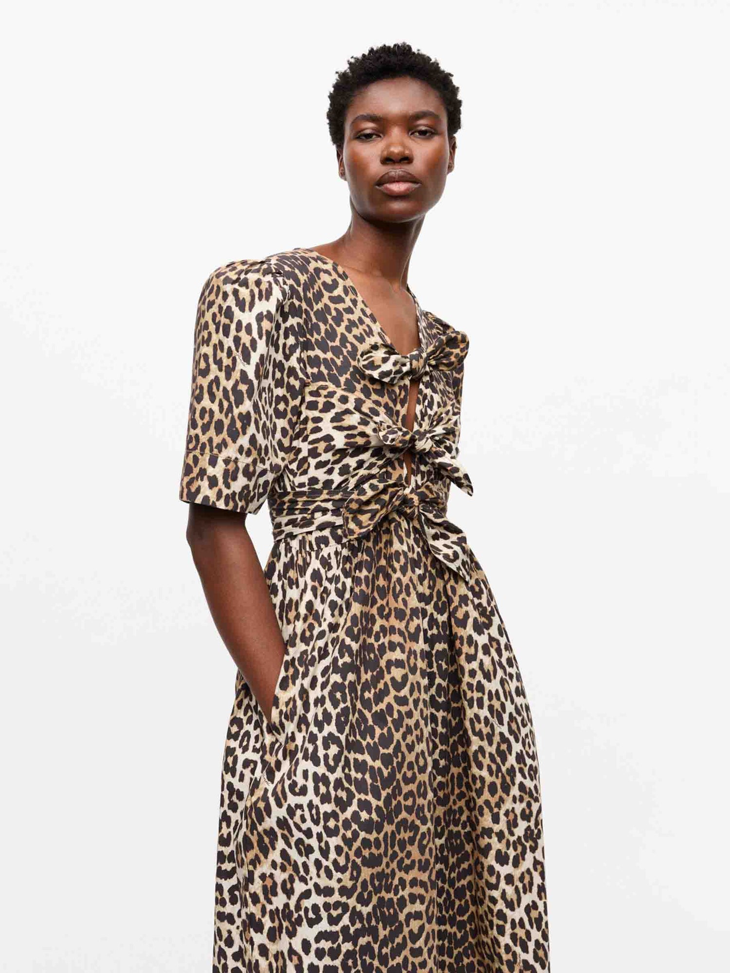 Outlet online Ganni Mujer Vestido Midi Estampado color Leopardo sku 721-000477 01 - Foto 5