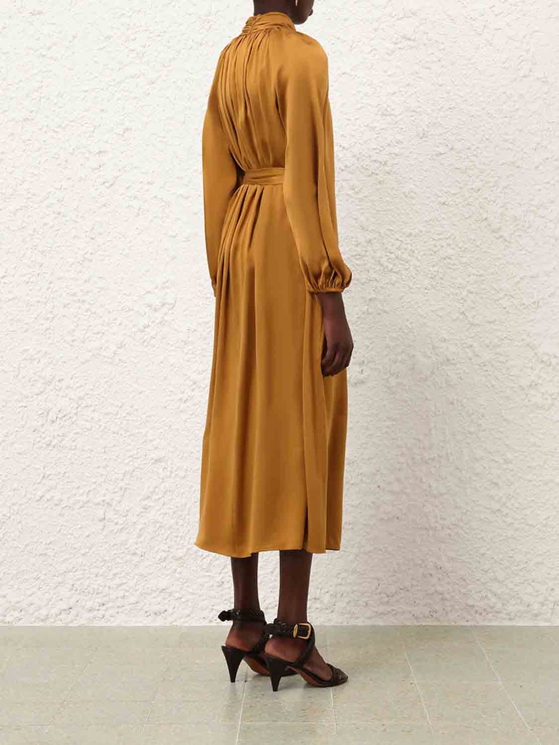 Outlet online Zimmermann Mujer Vestido Midi Seda color Mostaza sku 721-000596 01 - Foto 3