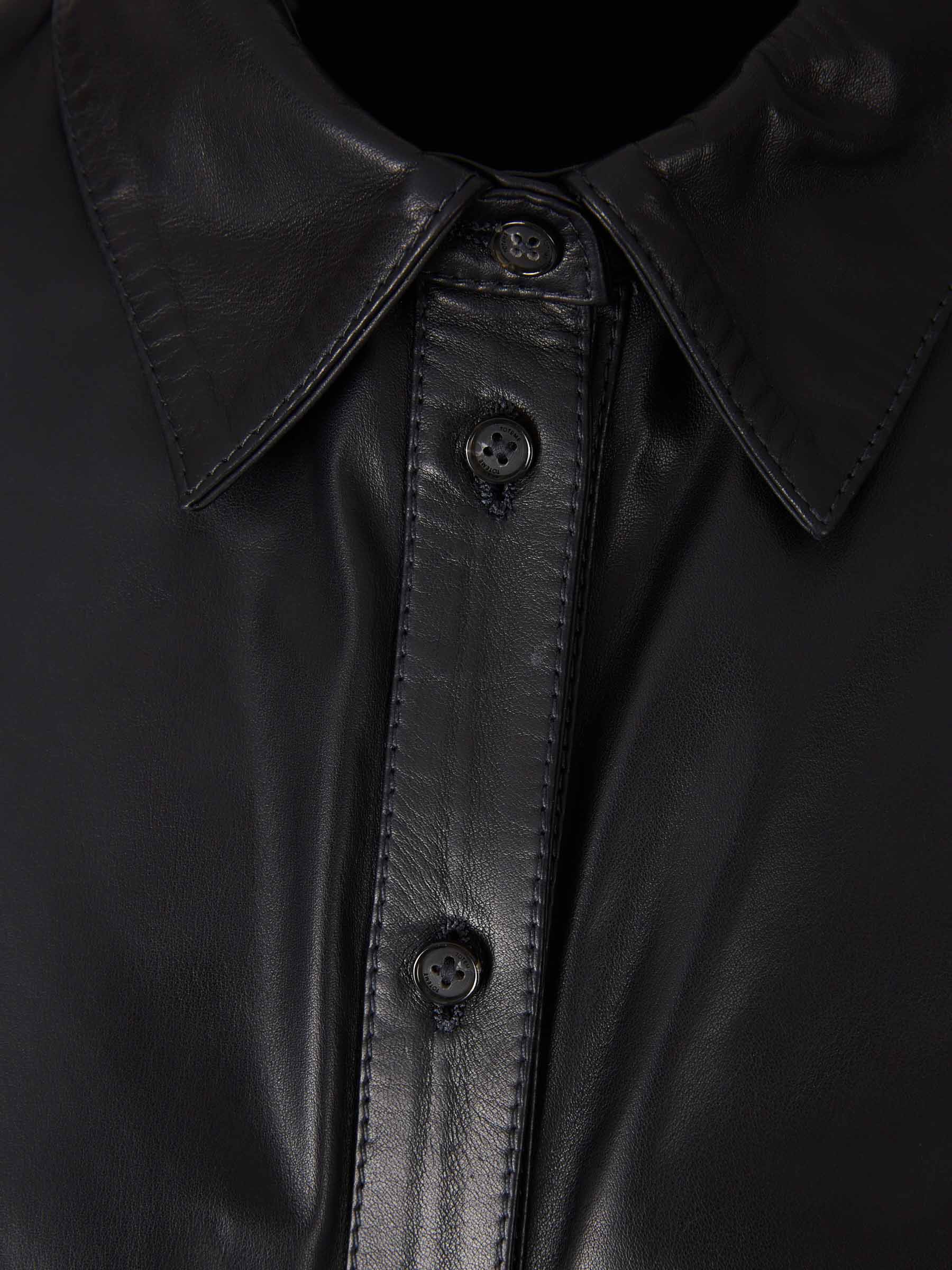 Outlet online TOTEME Mujer Vestido Camisero Cuero color Azul Noche sku 731-006086 01 - Foto 3