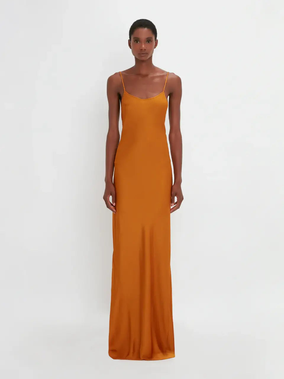 Victoria Beckham Vestido Maxi Satinado color Naranja Claro sku 732-001274 01 - Foto 2