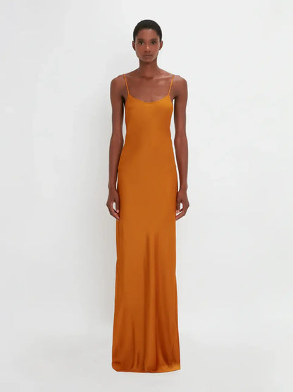 Victoria Beckham Vestido Maxi Satinado color Naranja Claro sku 732-001274 01 - Foto 2