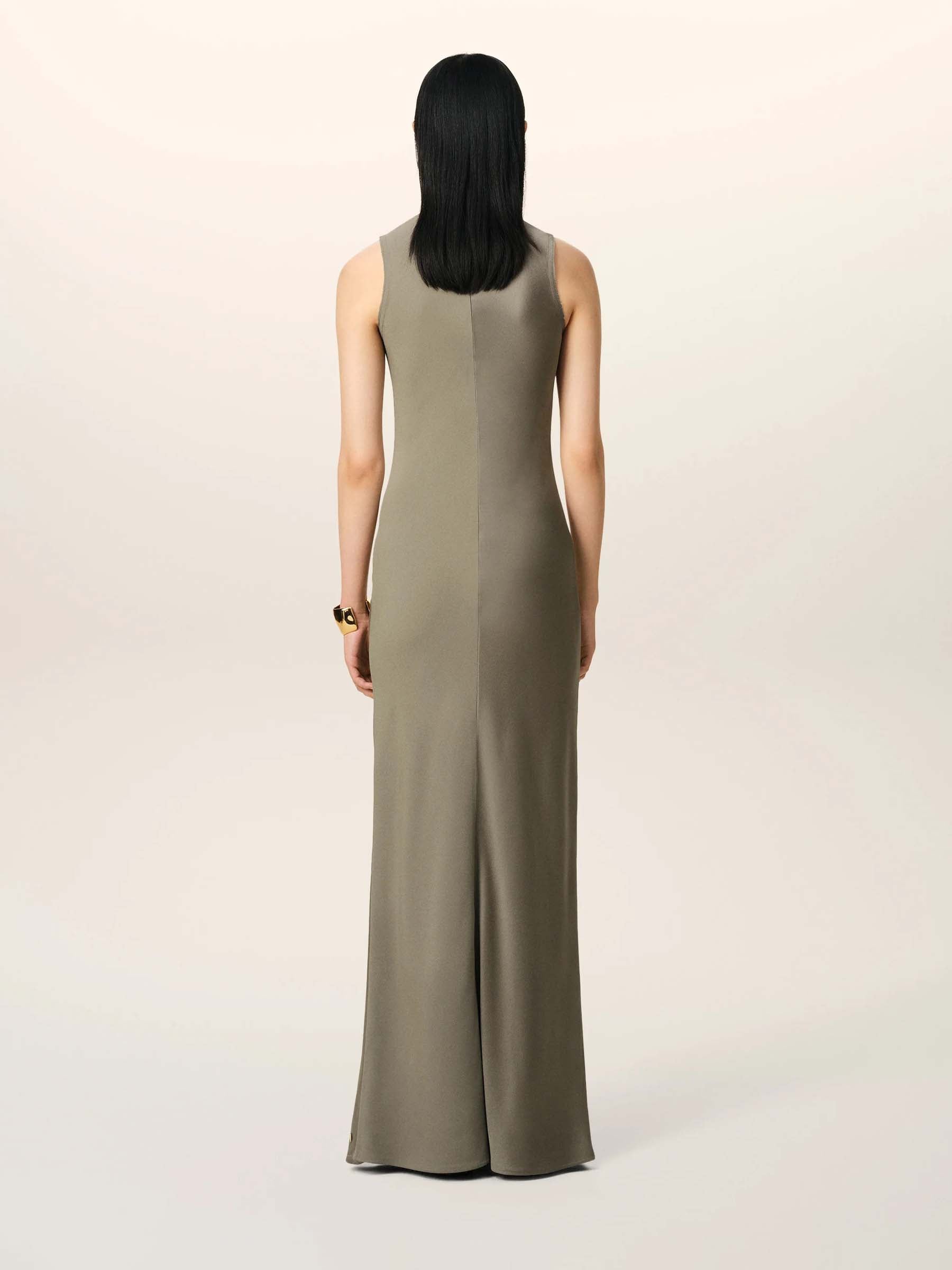 Ami Paris Mujer Barcelona Vestido Maxi Recto color Verde Militar sku 732-001420 01 - Foto 4