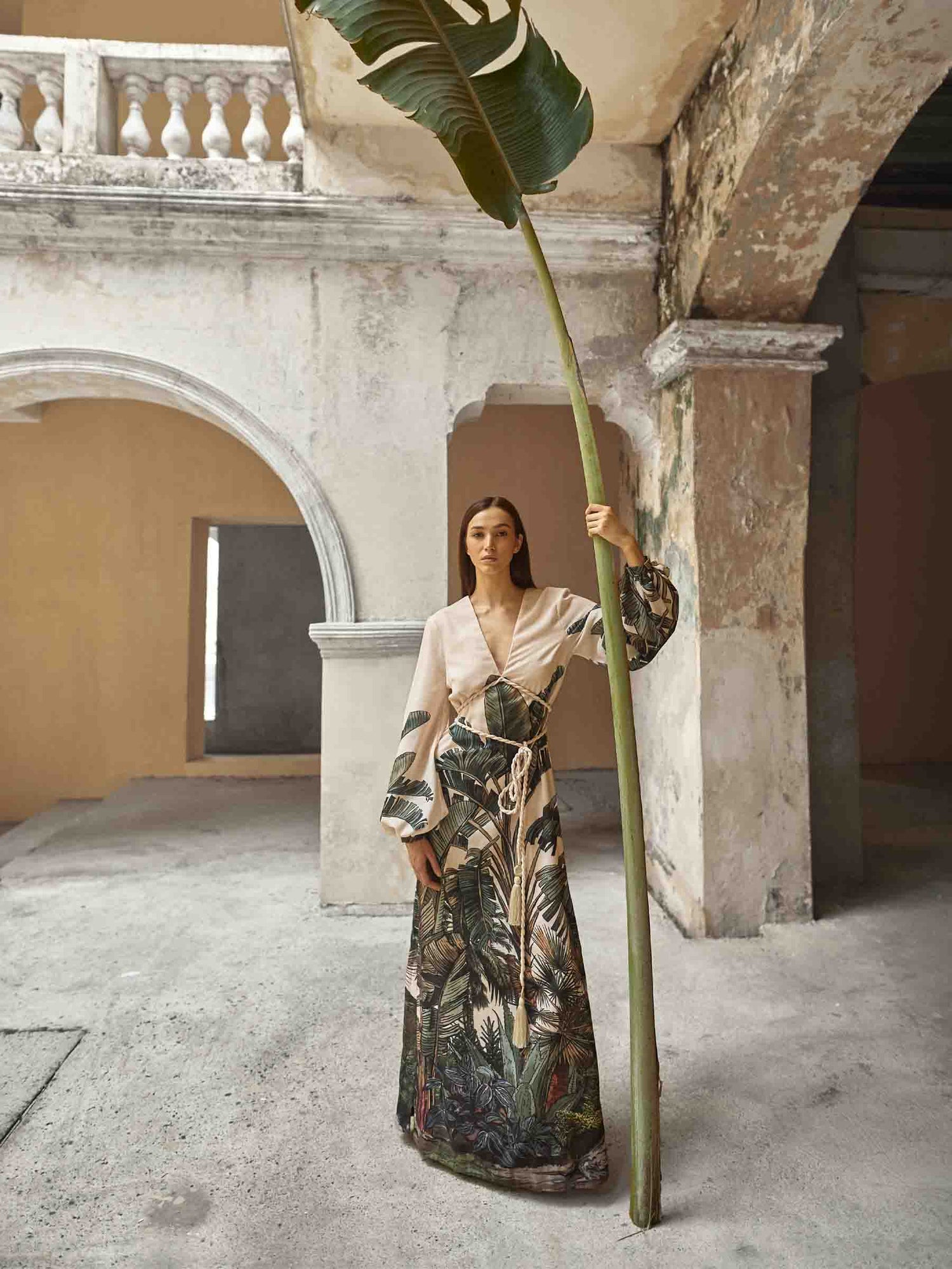 Andres Otalora Mujer Barcelona Vestido Maxi Odisea Caribeña color Verde Oscuro sku 732-001470 01 - Foto 3