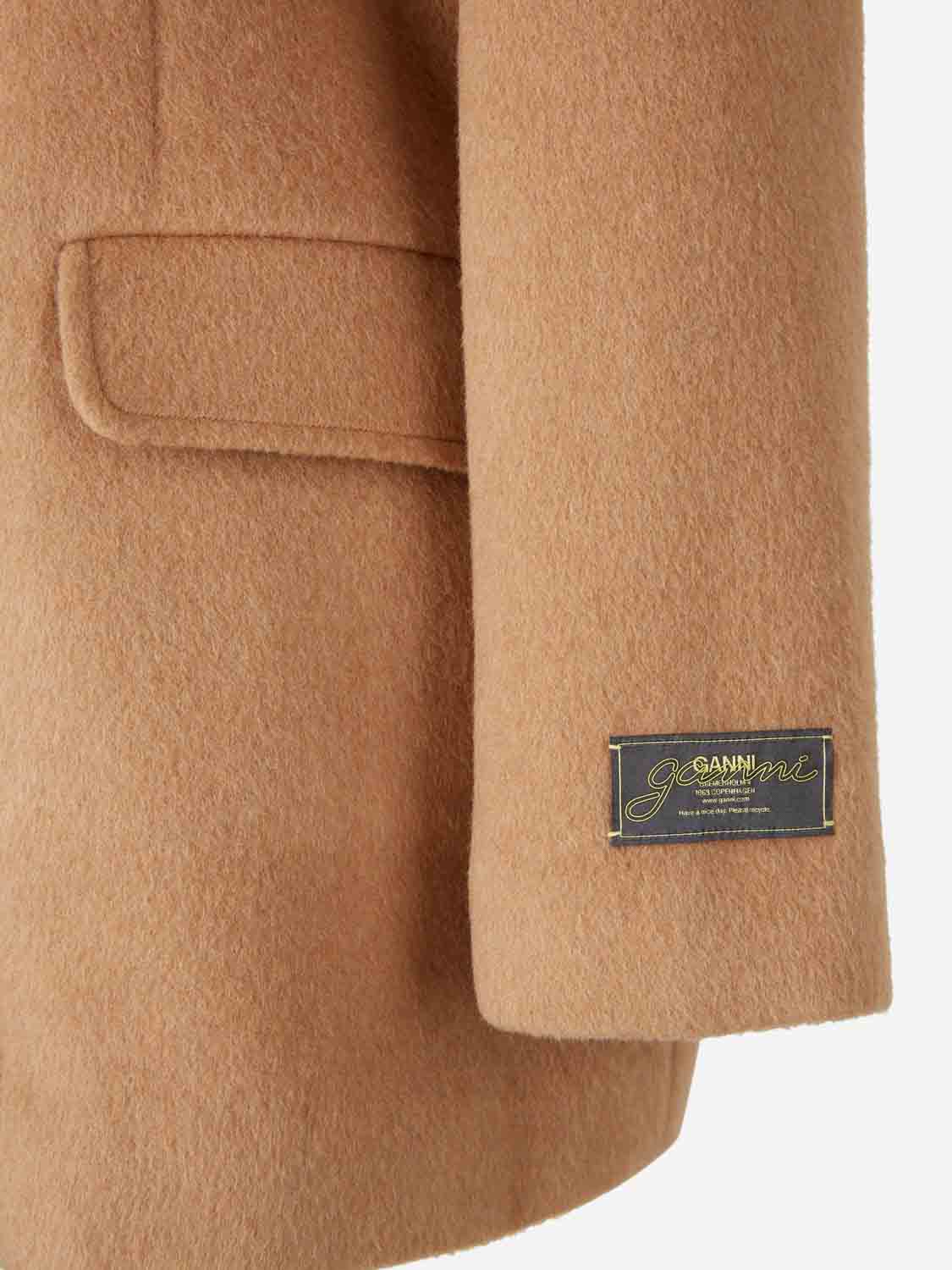 Outlet online Ganni Mujer Abrigo Cruzado Corto color Camel sku 741-002256 01 - Foto 4