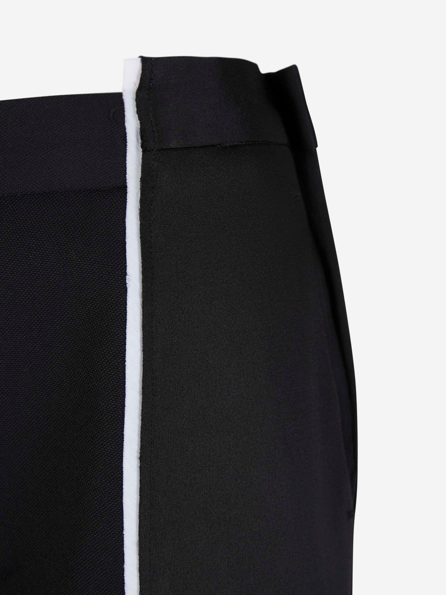 Outlet online Victoria Beckham Mujer Pantalones Cintura Escalonada color Negro sku 761-003342 01 - Foto 4