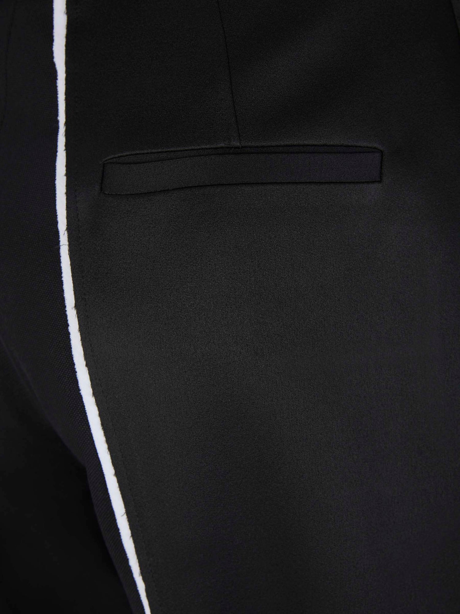 Outlet online Victoria Beckham Mujer Pantalones Cintura Escalonada color Negro sku 761-003342 01 - Foto 6