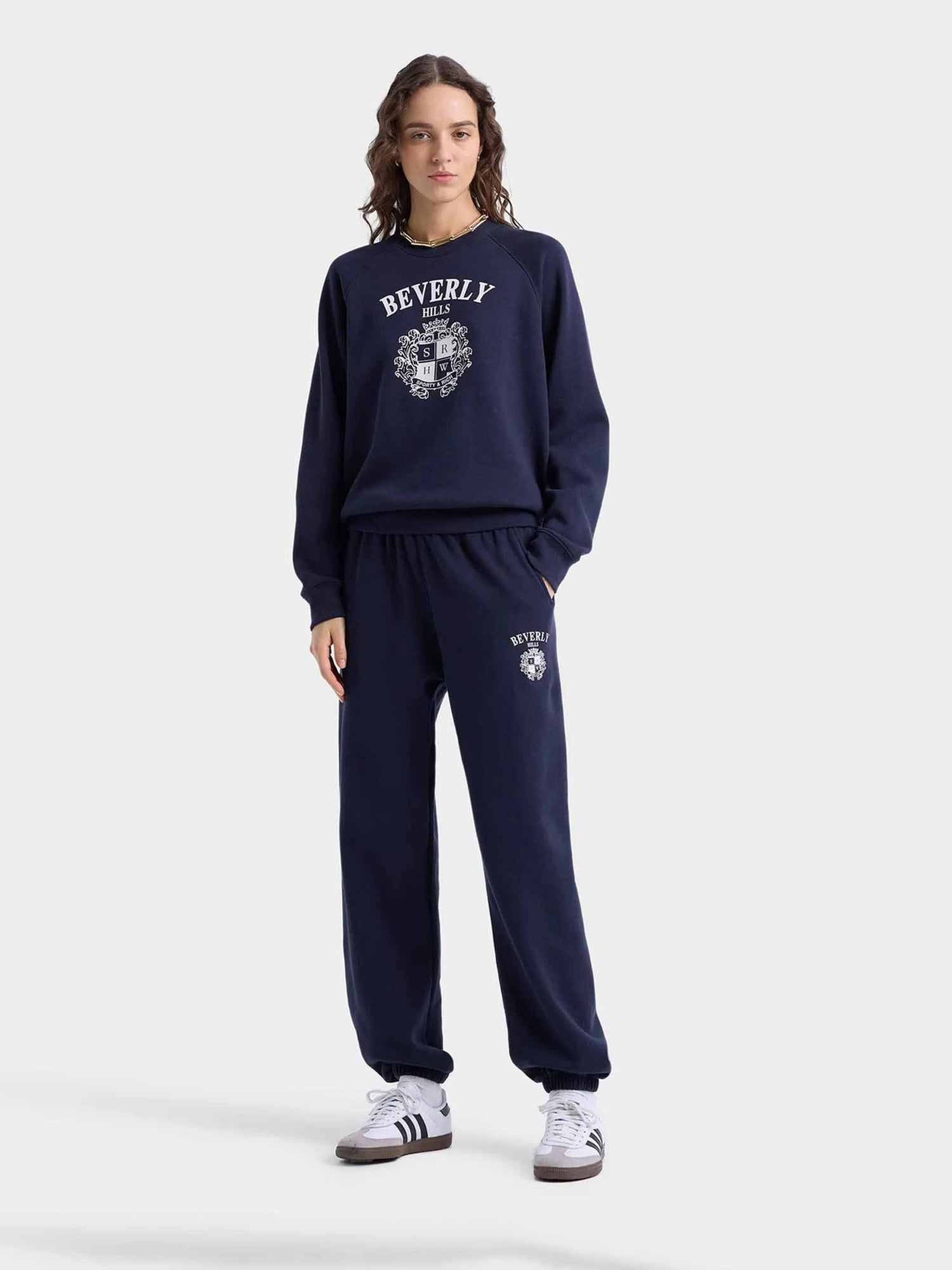 Outlet online Sporty&amp;Rich Mujer Pantalones Joggers BH Crest color Azul Marino sku 761-003728 01 - Foto 2