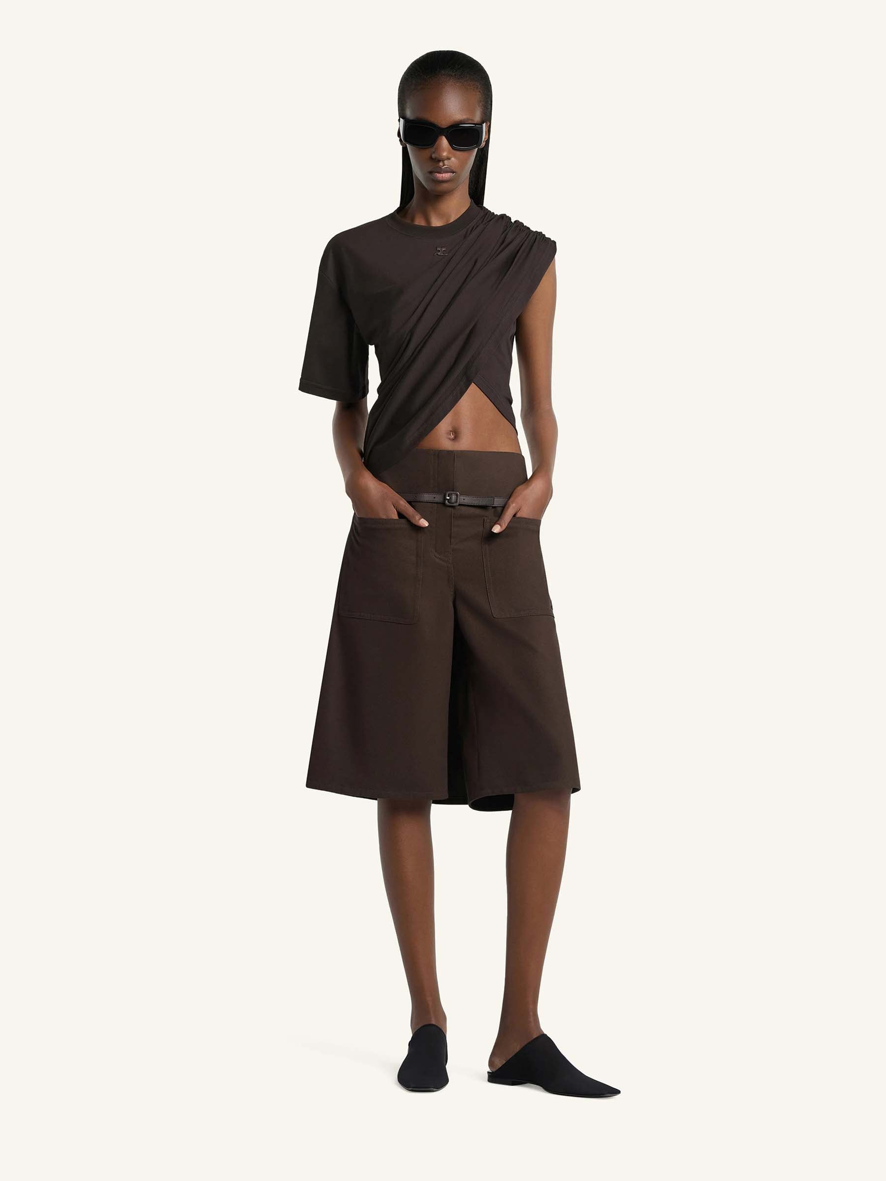 Courrèges Mujer Barcelona Bermudas Rectas color Marrón Oscuro sku 762-000544 00 - Foto 2