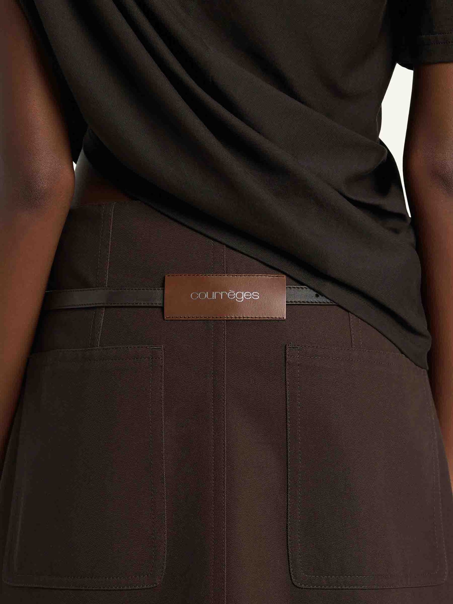 Courrèges Mujer Barcelona Bermudas Rectas color Marrón Oscuro sku 762-000544 00 - Foto 4