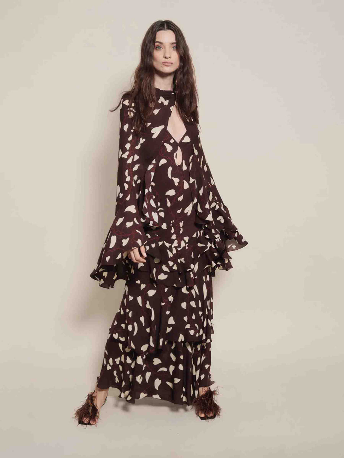 Outlet online Johanna Ortiz Mujer Capa Reinterpretation color Marrón Oscuro sku 771-001657 01 - Foto 2