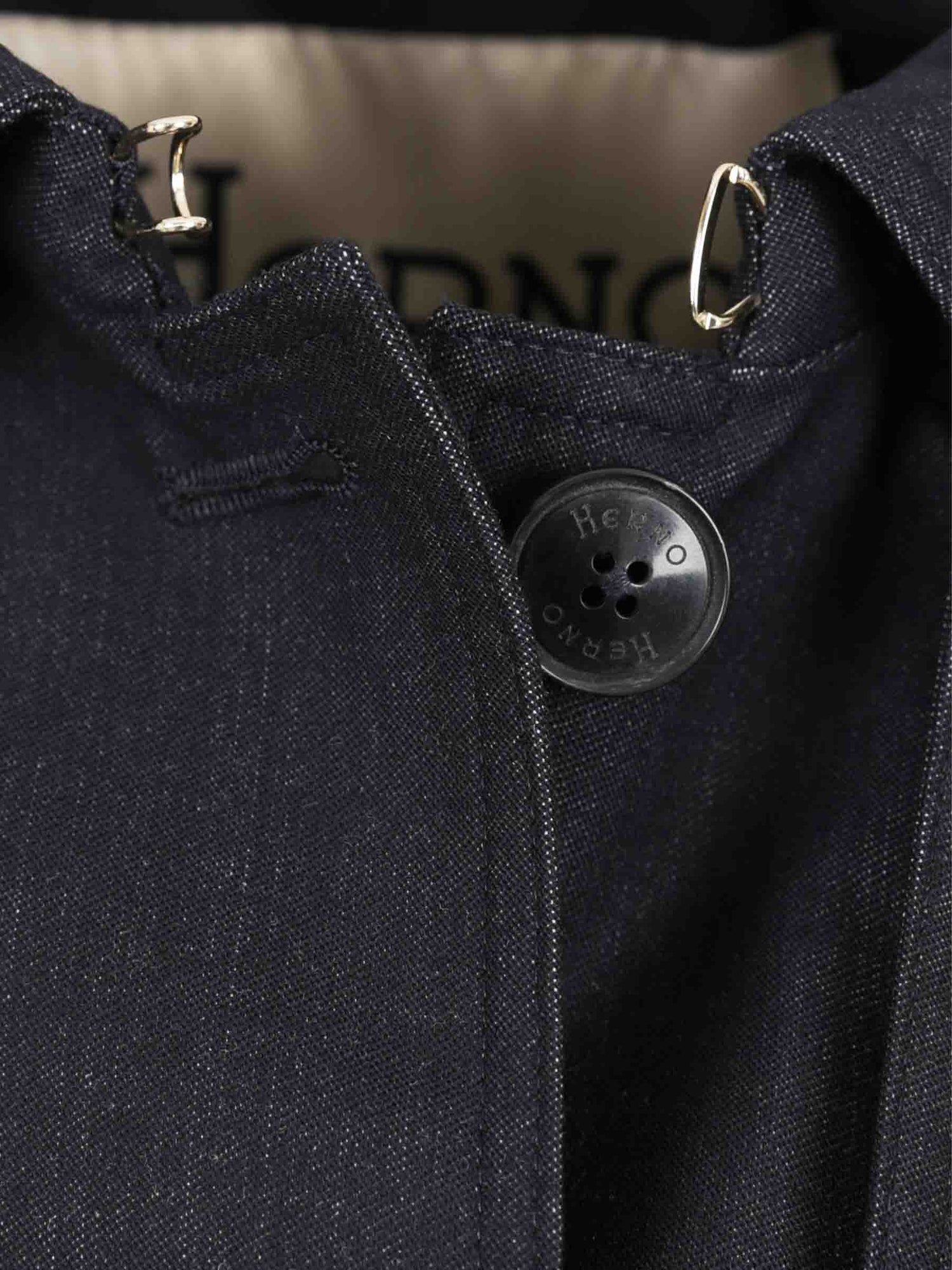 Herno Mujer Barcelona Gabardina Corta color Azul Noche sku 772-001586 01 - Foto 3