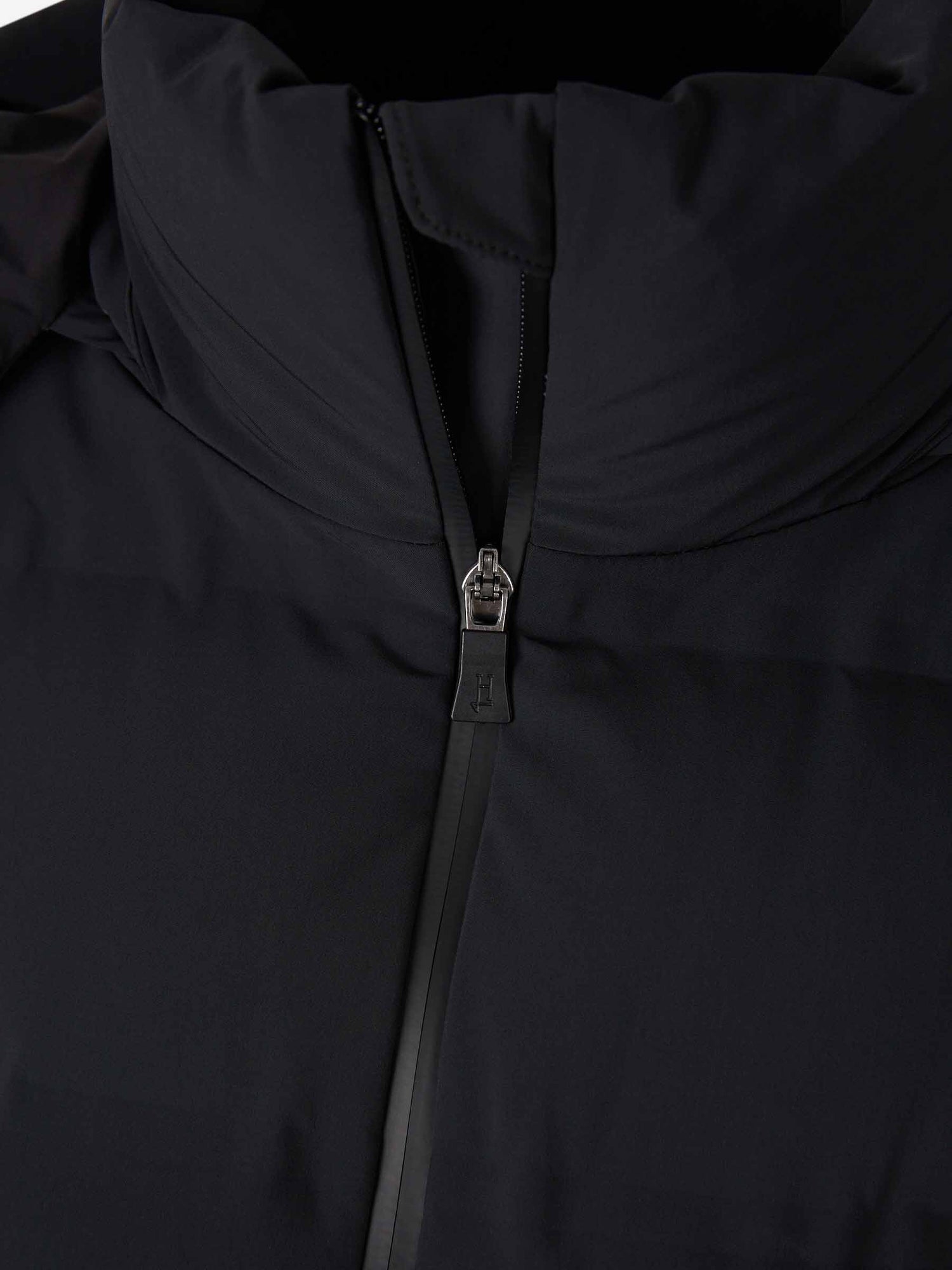 Outlet online Herno Mujer Plumífero Corto Capucha color Negro sku 774-000575 01 - Foto 3