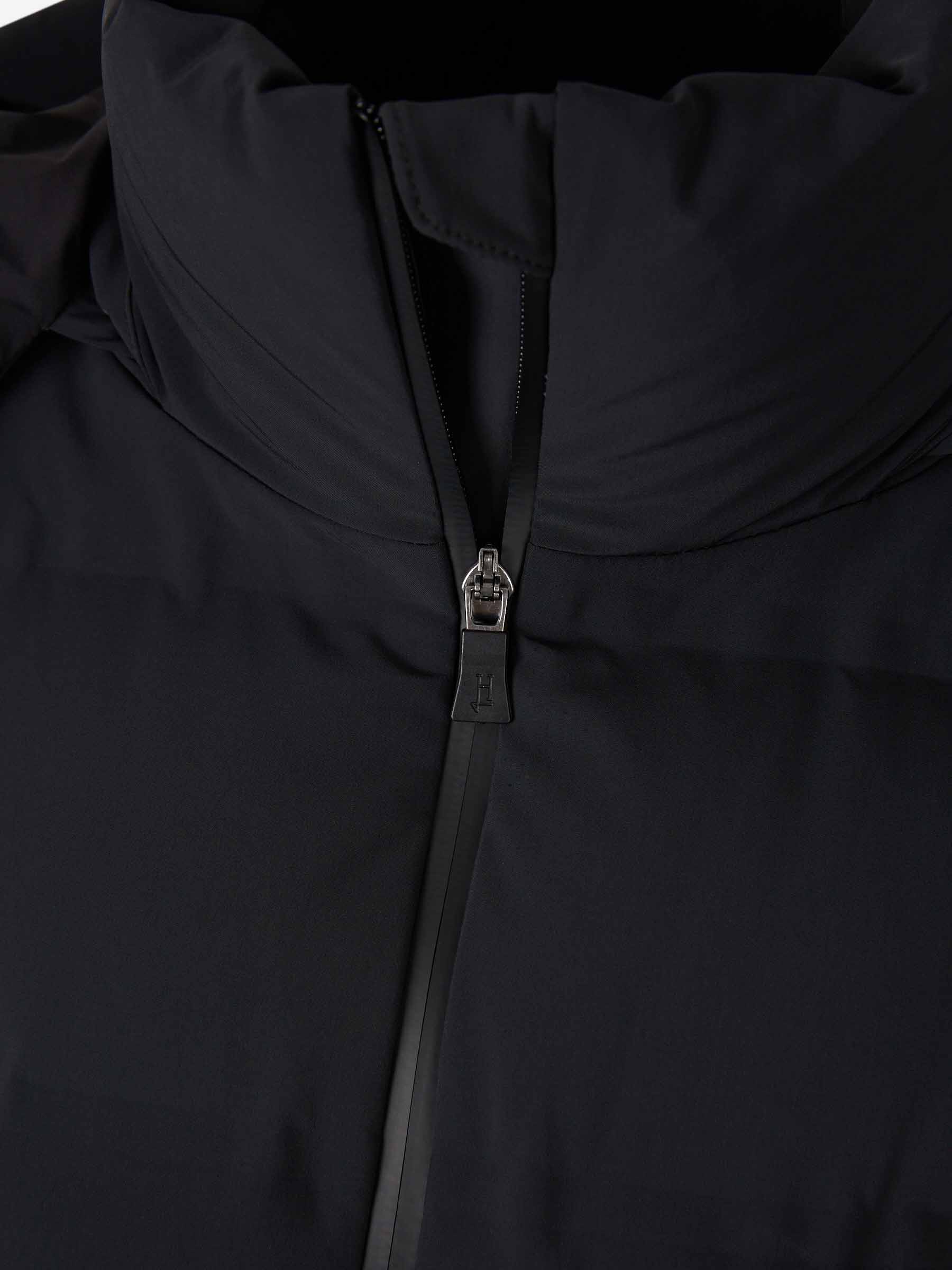 Outlet online Herno Mujer Plumífero Corto Capucha color Negro sku 774-000575 01 - Foto 3
