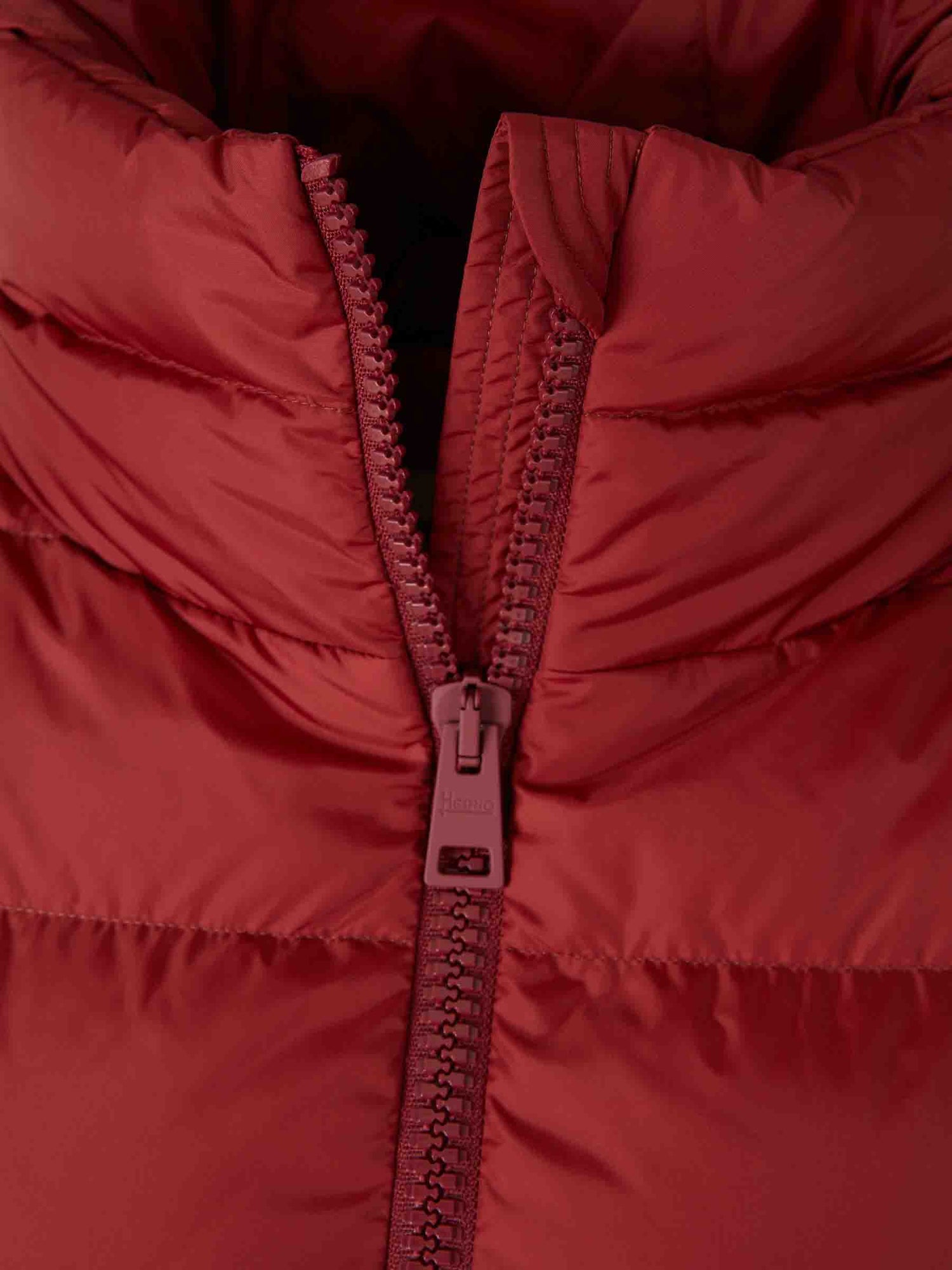 Outlet online Herno Mujer Chaqueta Acolchada Chaminix color Burdeos sku 774-000577 01 - Foto 4