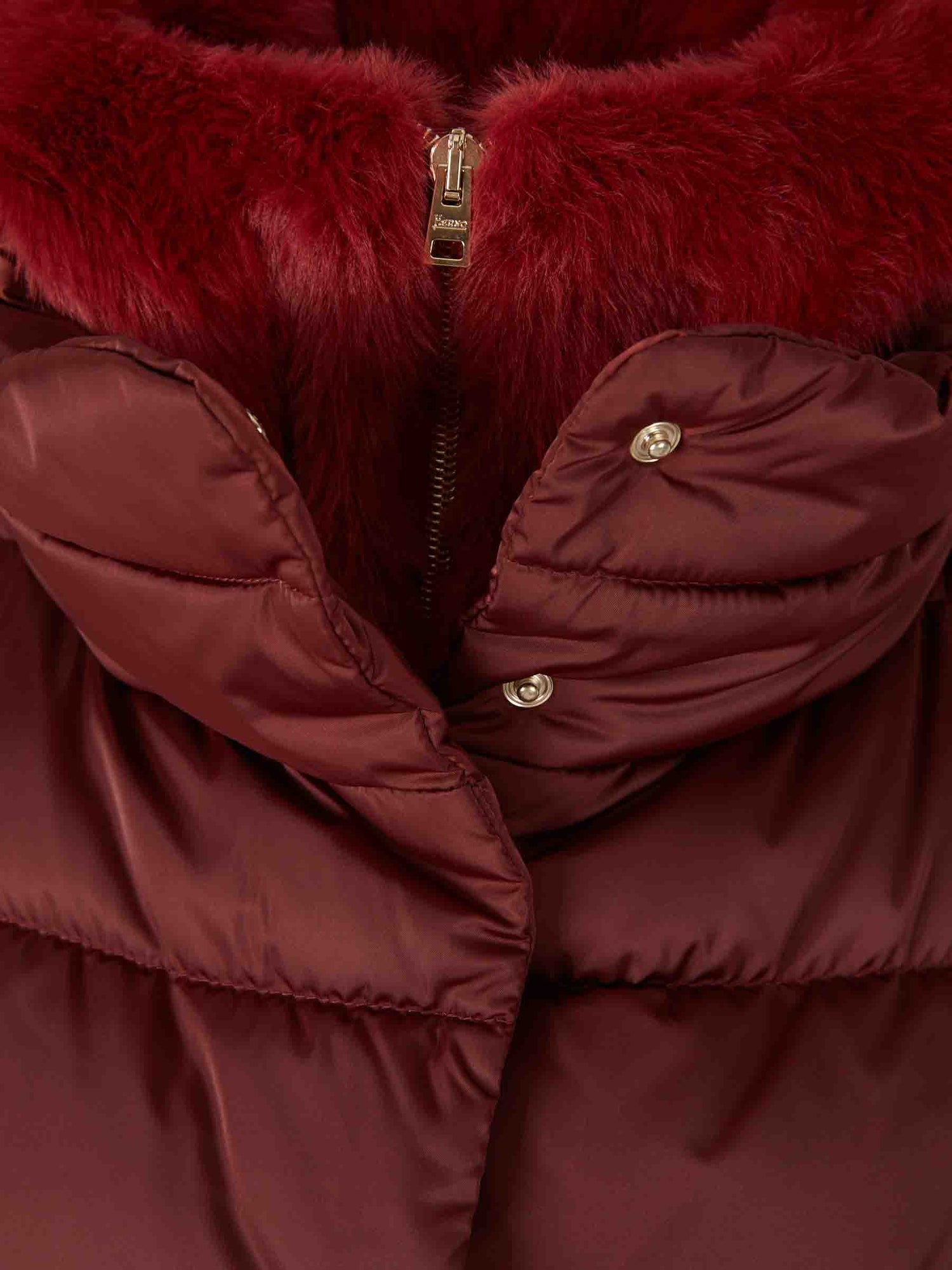 Outlet online Herno Mujer Chaleco Acolchado Capucha color Rojo sku 775-000220 02 - Foto 3